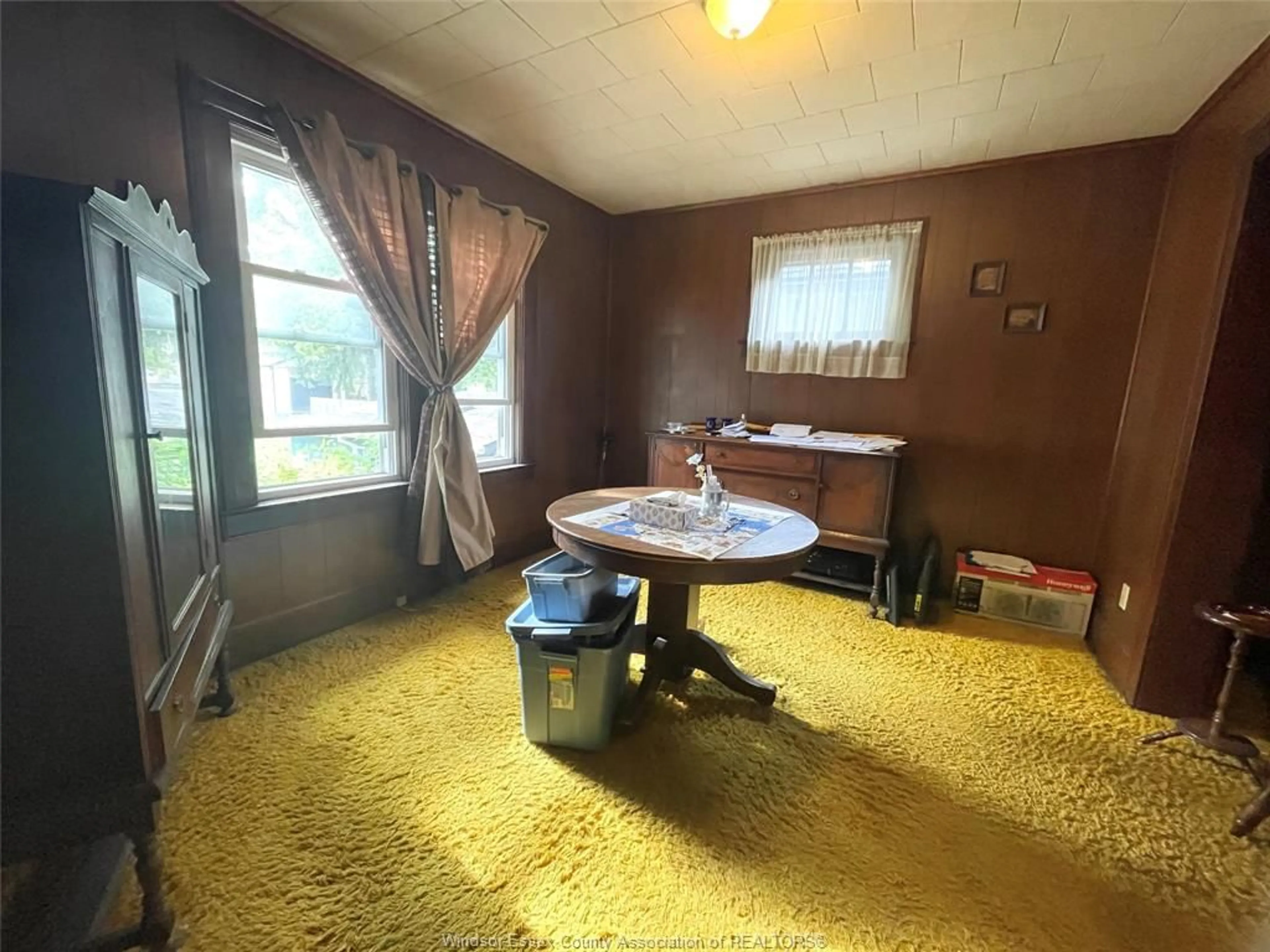 A pic of a room for 1577 MOY, Windsor Ontario N8X 1J4