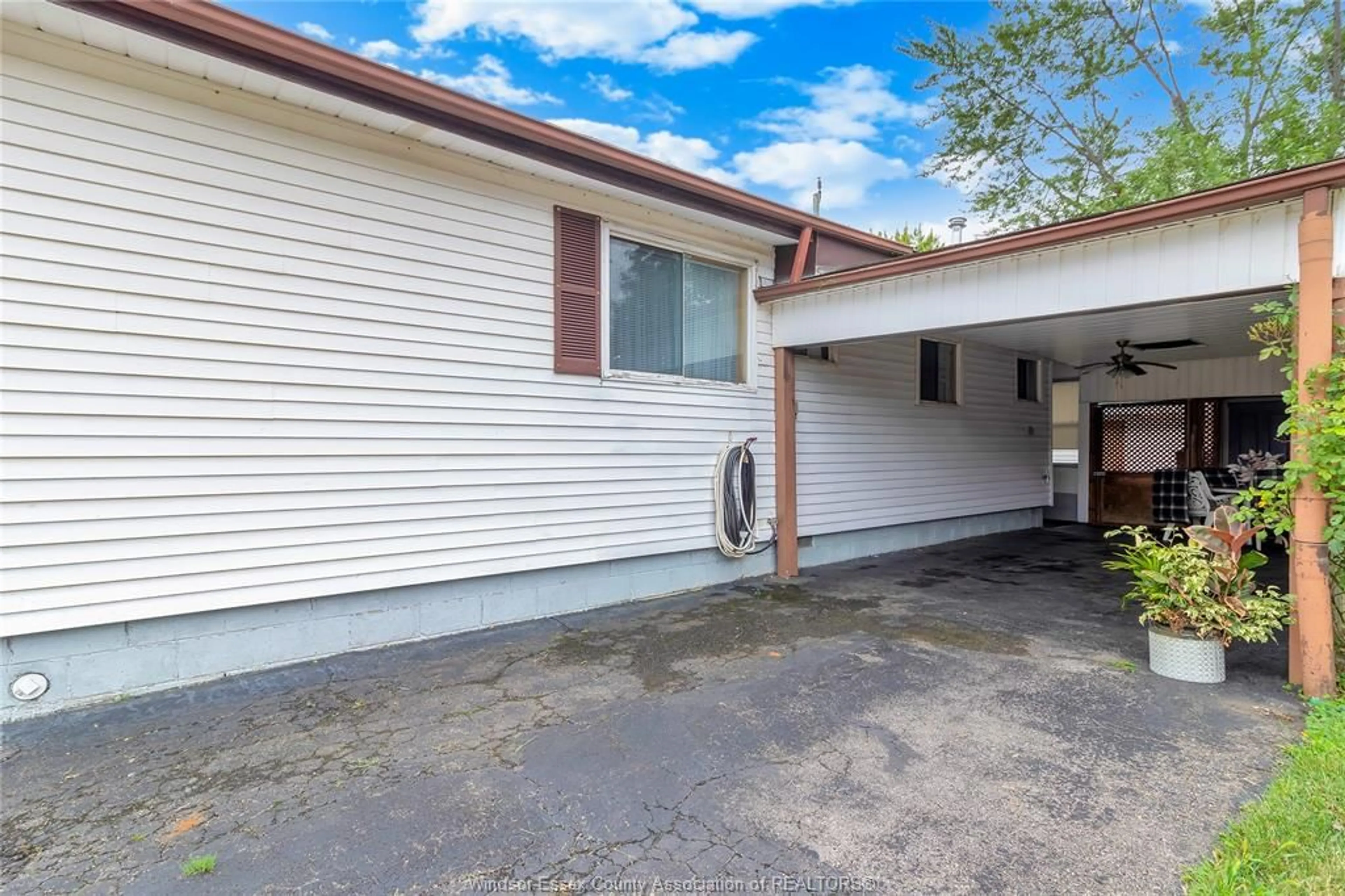 Unknown for 1051 REEDMERE Rd, Windsor Ontario N8S 2L9