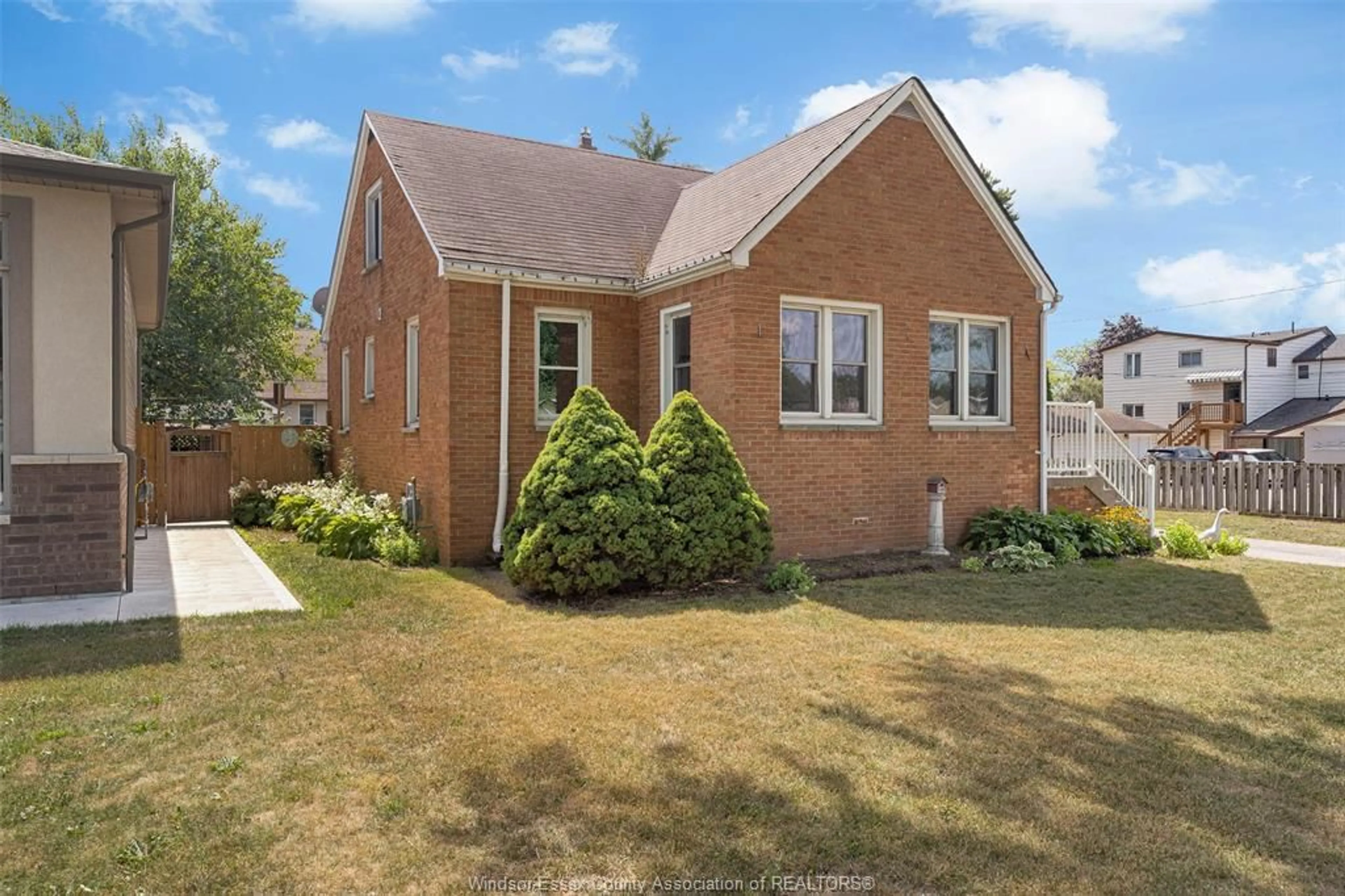 Home with brick exterior material, street for 122 HURON, LaSalle Ontario N9J 1H9