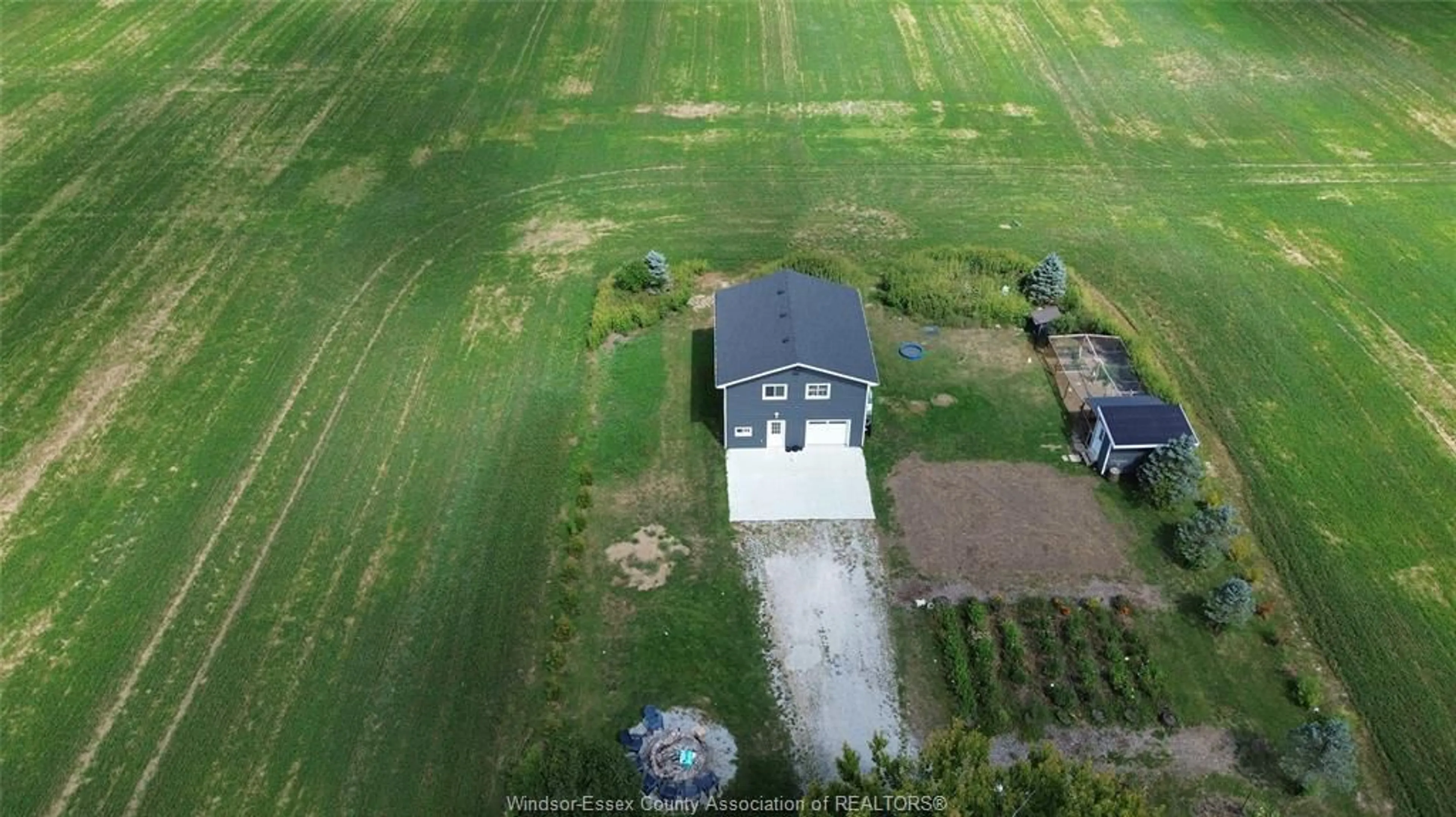 A pic from outside/outdoor area/front of a property/back of a property/a pic from drone, building for 5910 5TH CONESSION Rd, Harrow Ontario N0R 1G0