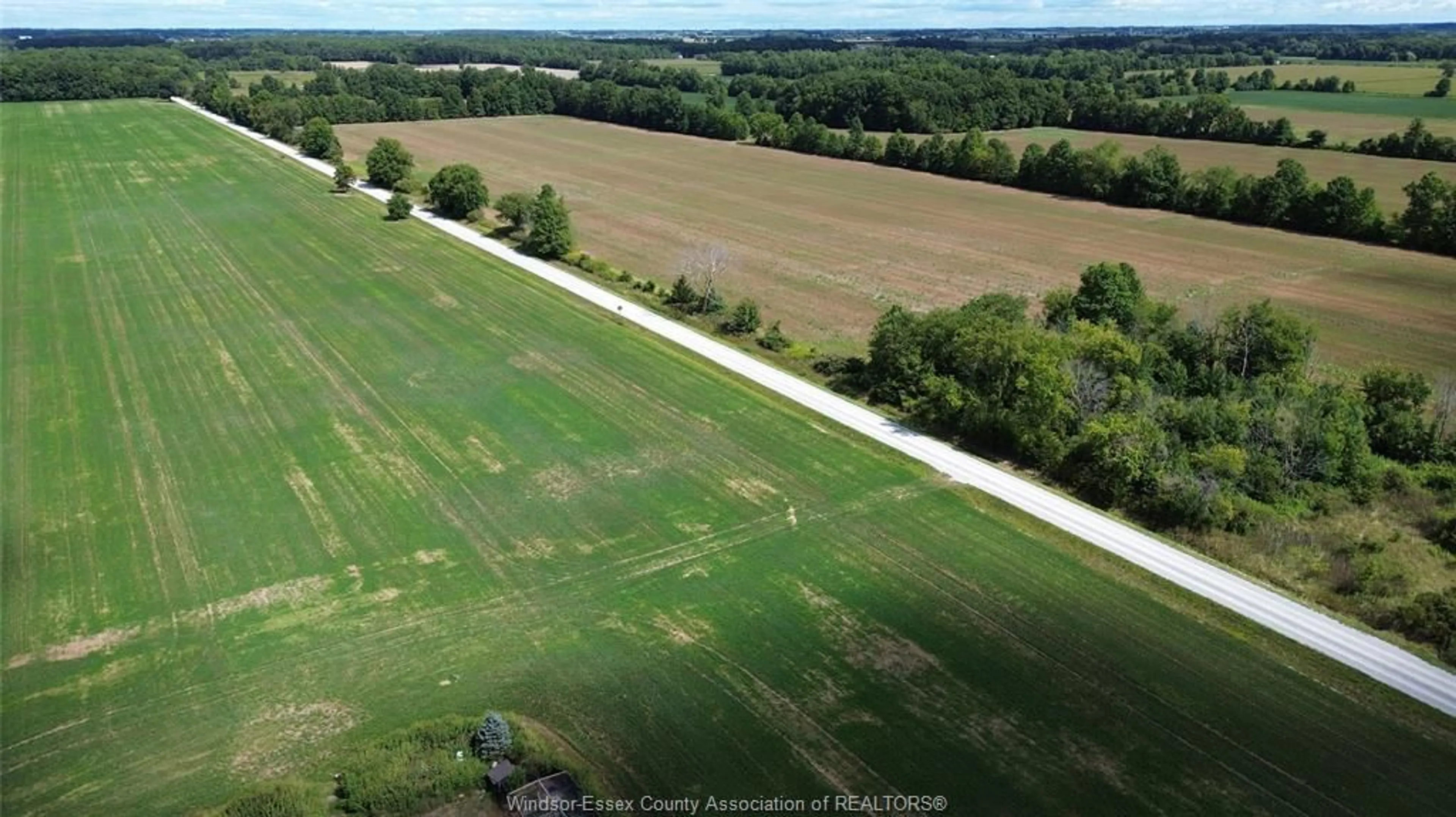 A pic from outside/outdoor area/front of a property/back of a property/a pic from drone, unknown for 5910 5TH CONESSION Rd, Harrow Ontario N0R 1G0