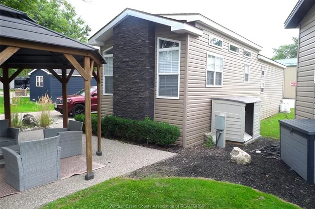 981 COUNTY RD 2 #700, Lakeshore 4