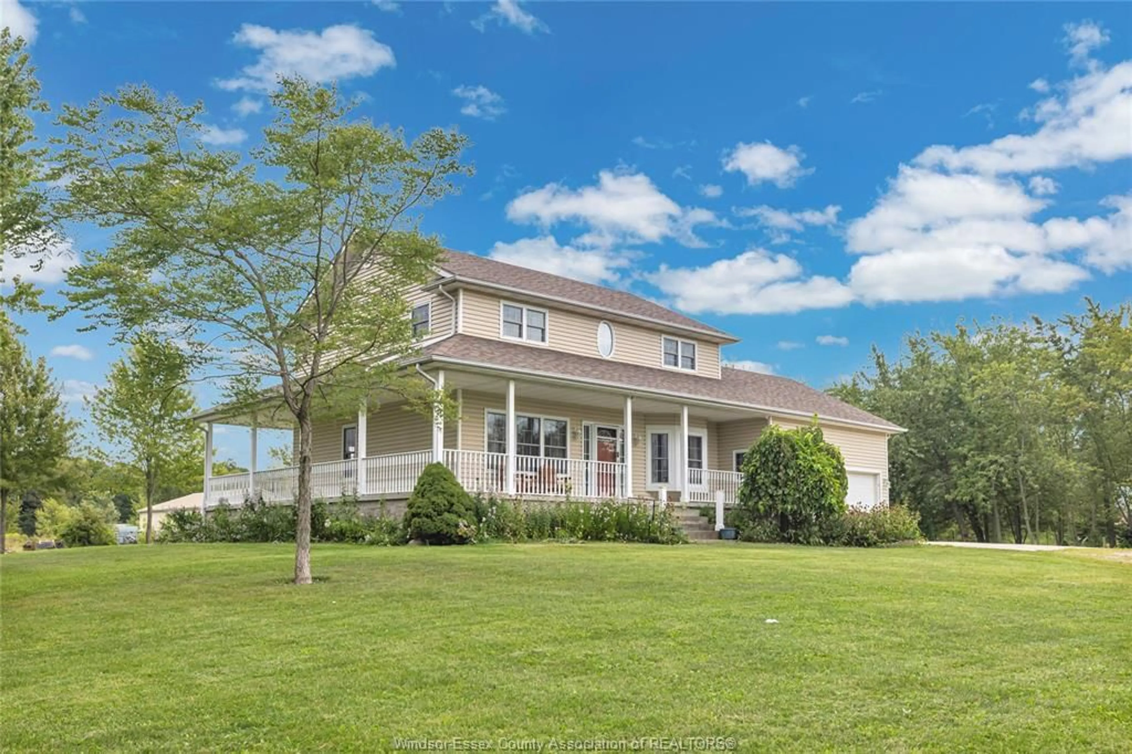 Home with vinyl exterior material, unknown for 7057 GIARDINI, Essex Ontario N0R 1B0