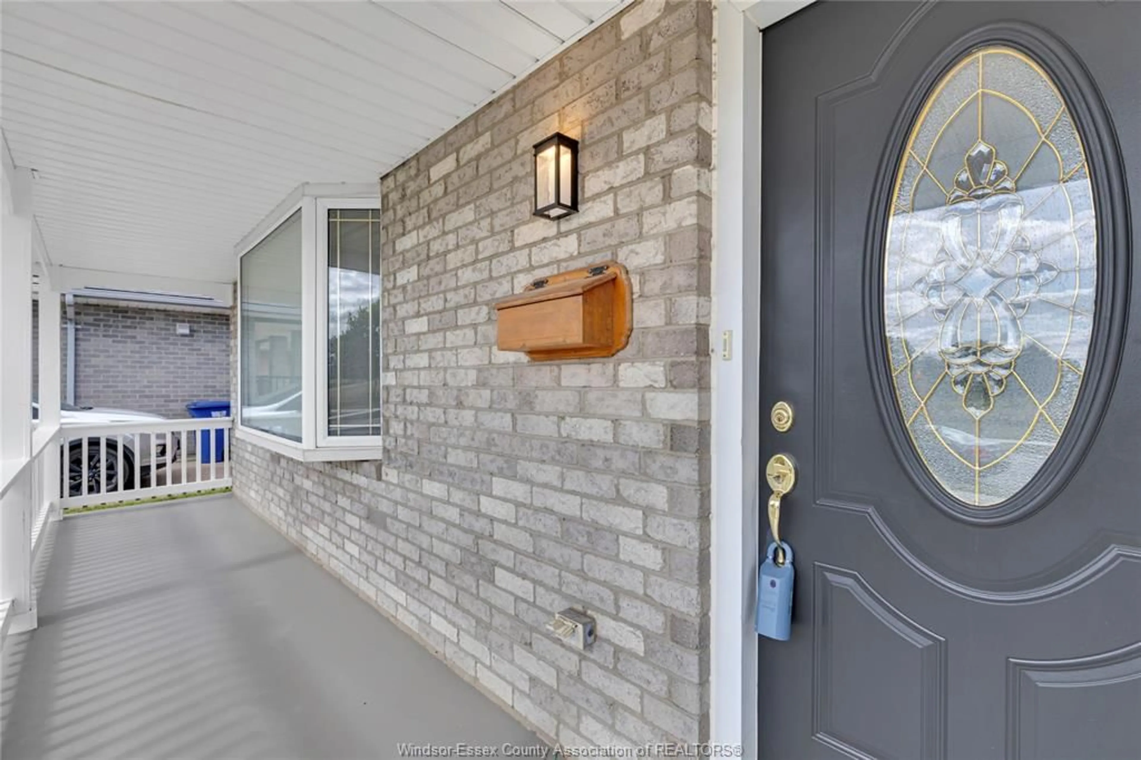 Indoor entryway for 3090 CONSERVATION, Windsor Ontario N8W 5B2