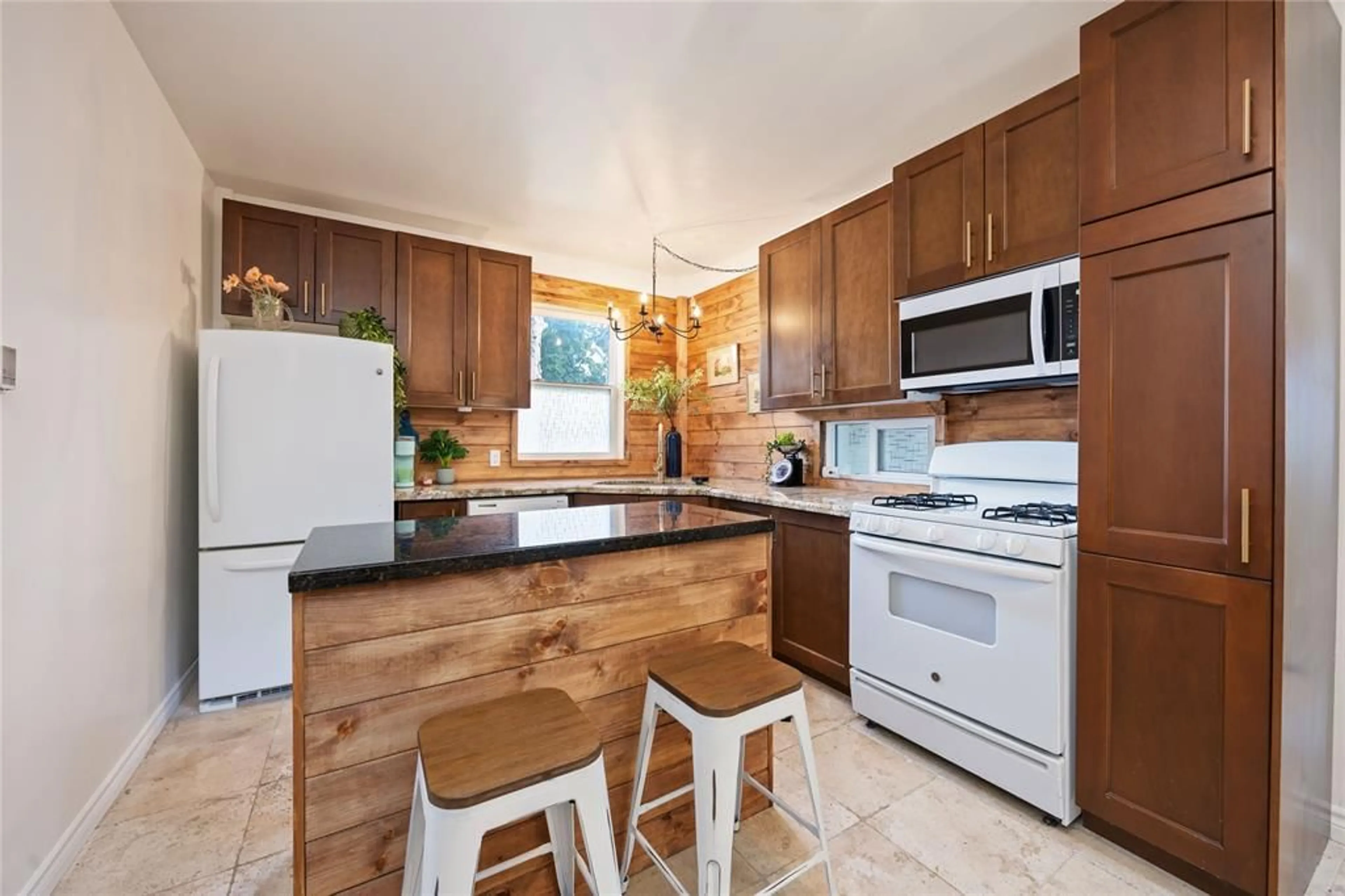 Standard kitchen, unknown for 359 MAXWELL St, Sarnia Ontario N7T 5E1