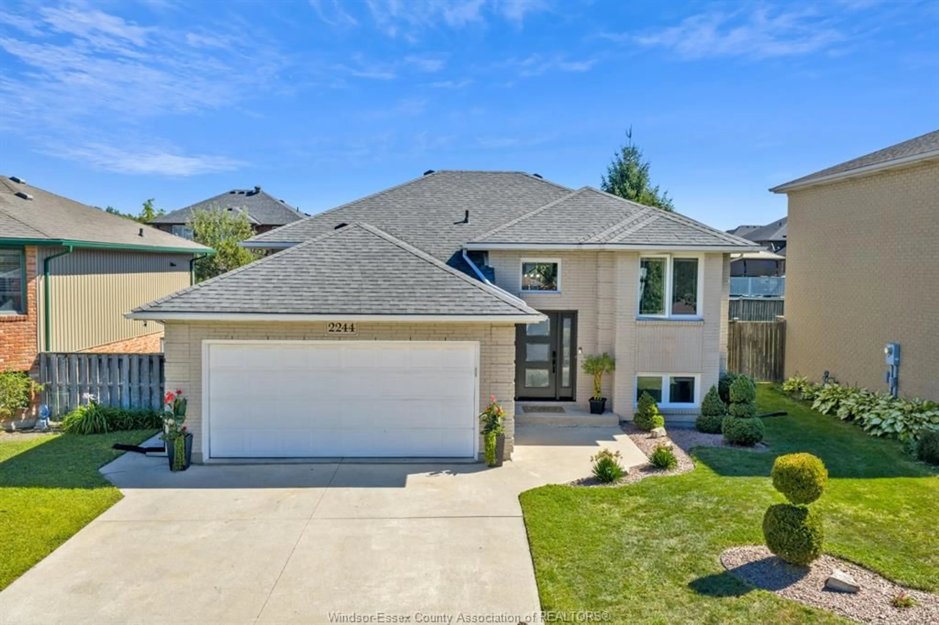 A pic from outside/outdoor area/front of a property/back of a property/a pic from drone, street for 2244 CALIFORNIA, Windsor Ontario N9B 3V5