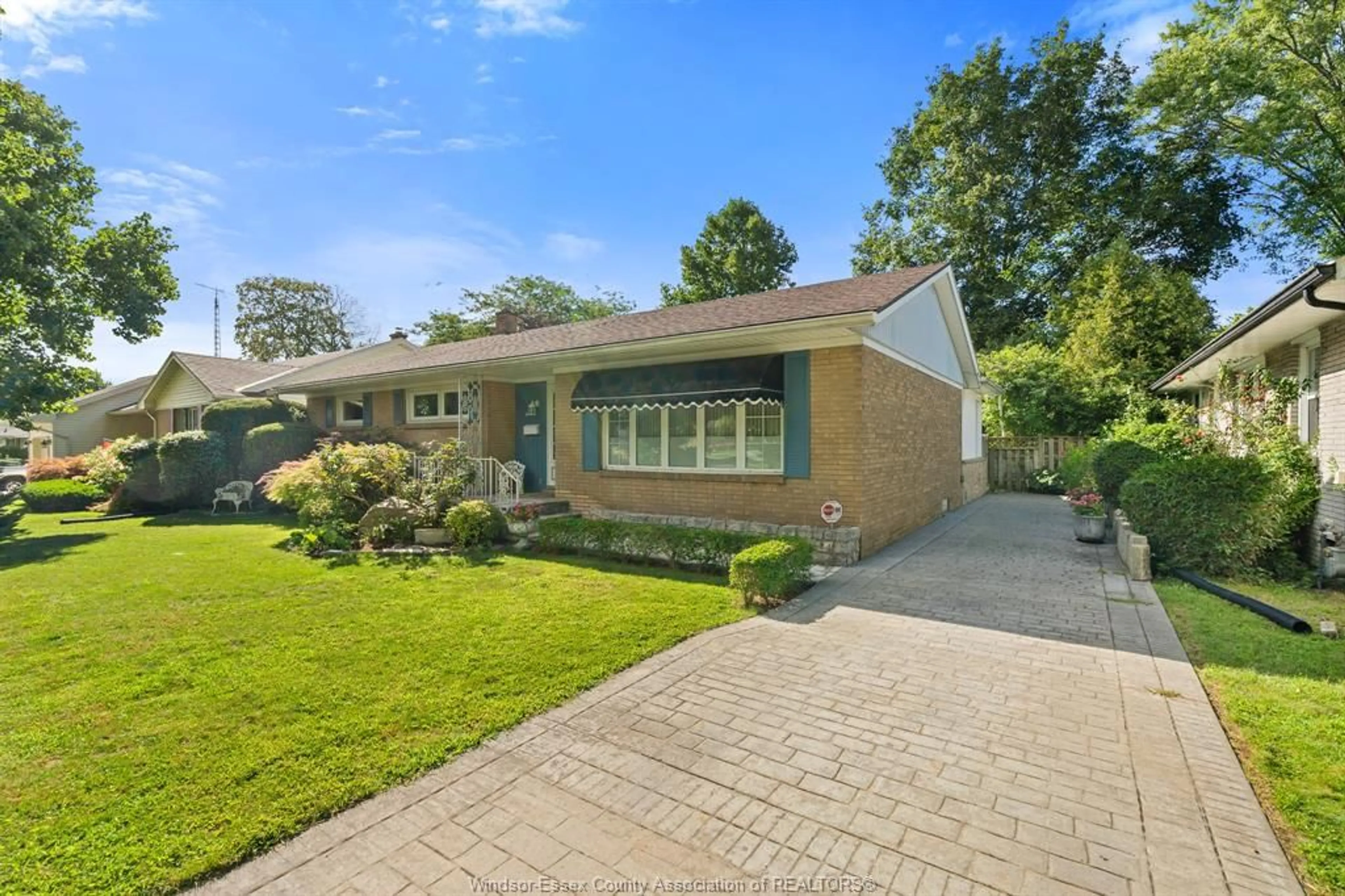 Home with brick exterior material, street for 10 Alderton, Leamington Ontario N8H 2G8
