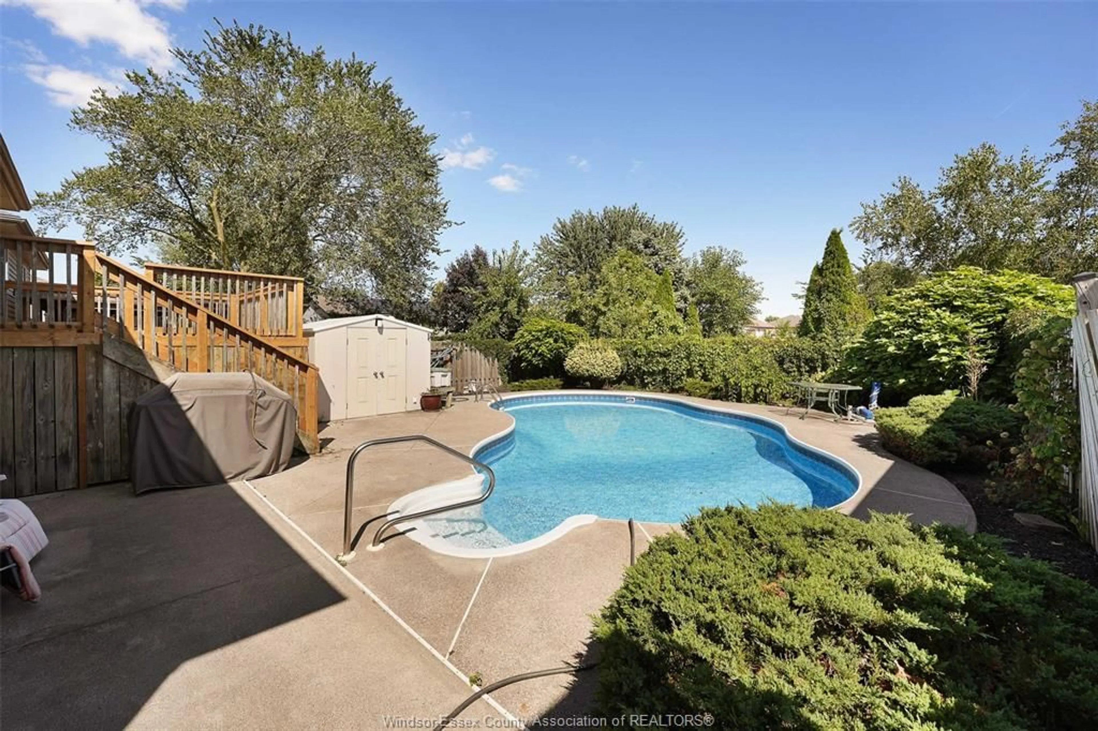 Pool for 4254 CENTURION Ave, Windsor Ontario N9G 2V9