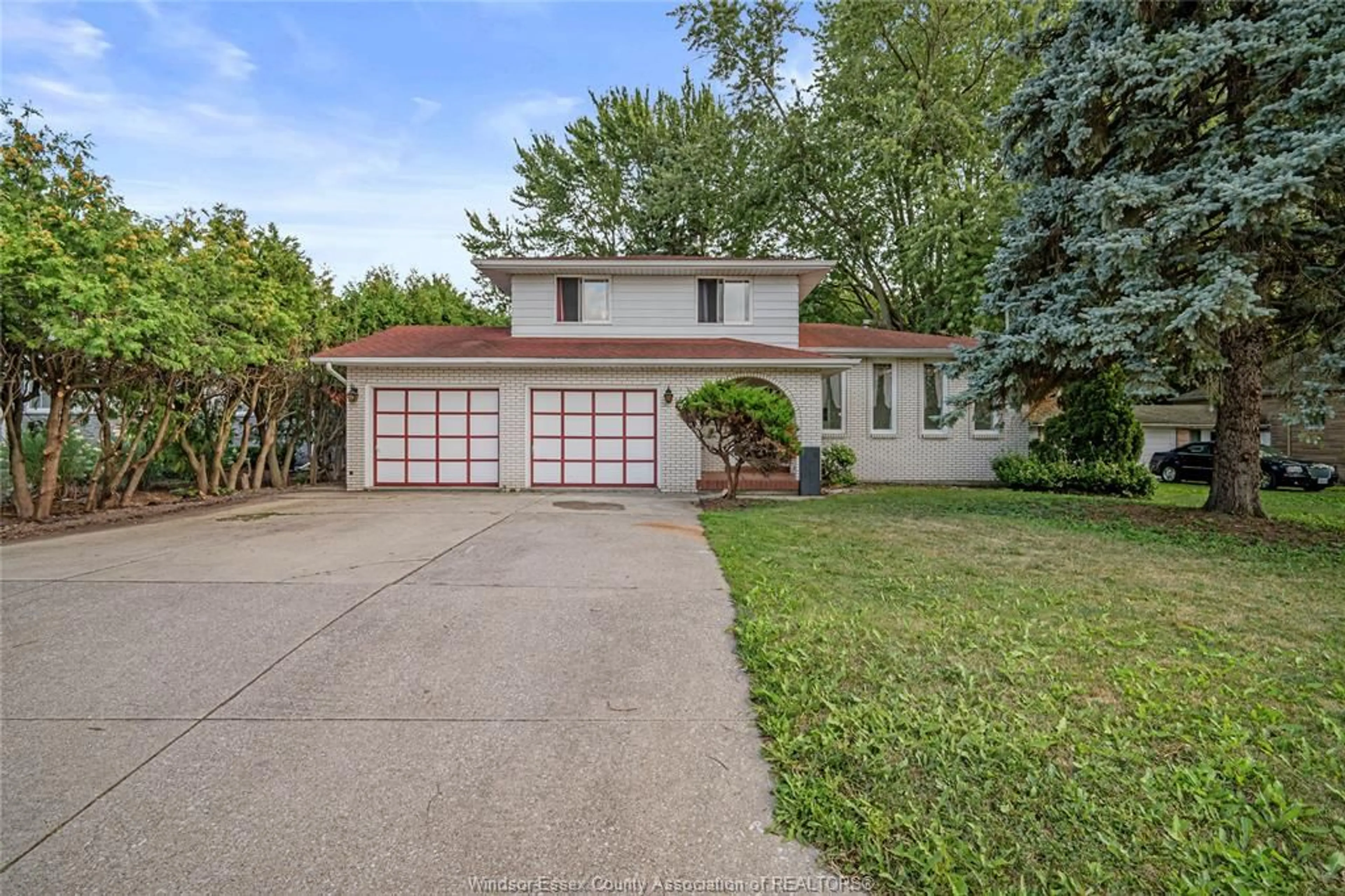 Home with vinyl exterior material, street for 655 ROSELAND Dr, Windsor Ontario N9G 1T7