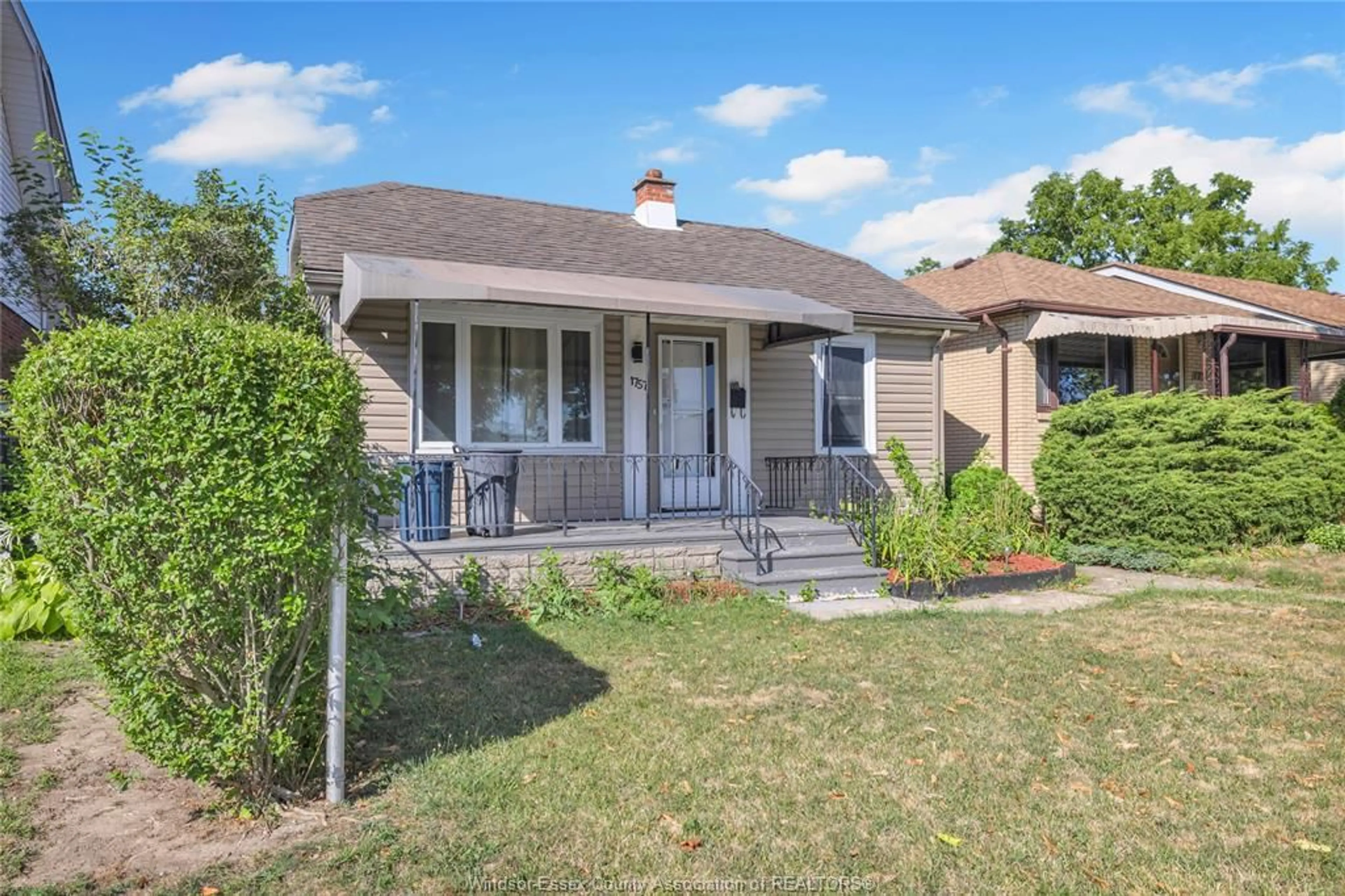 Home with vinyl exterior material, street for 1757 PIERRE, Windsor Ontario N8Y 4P7