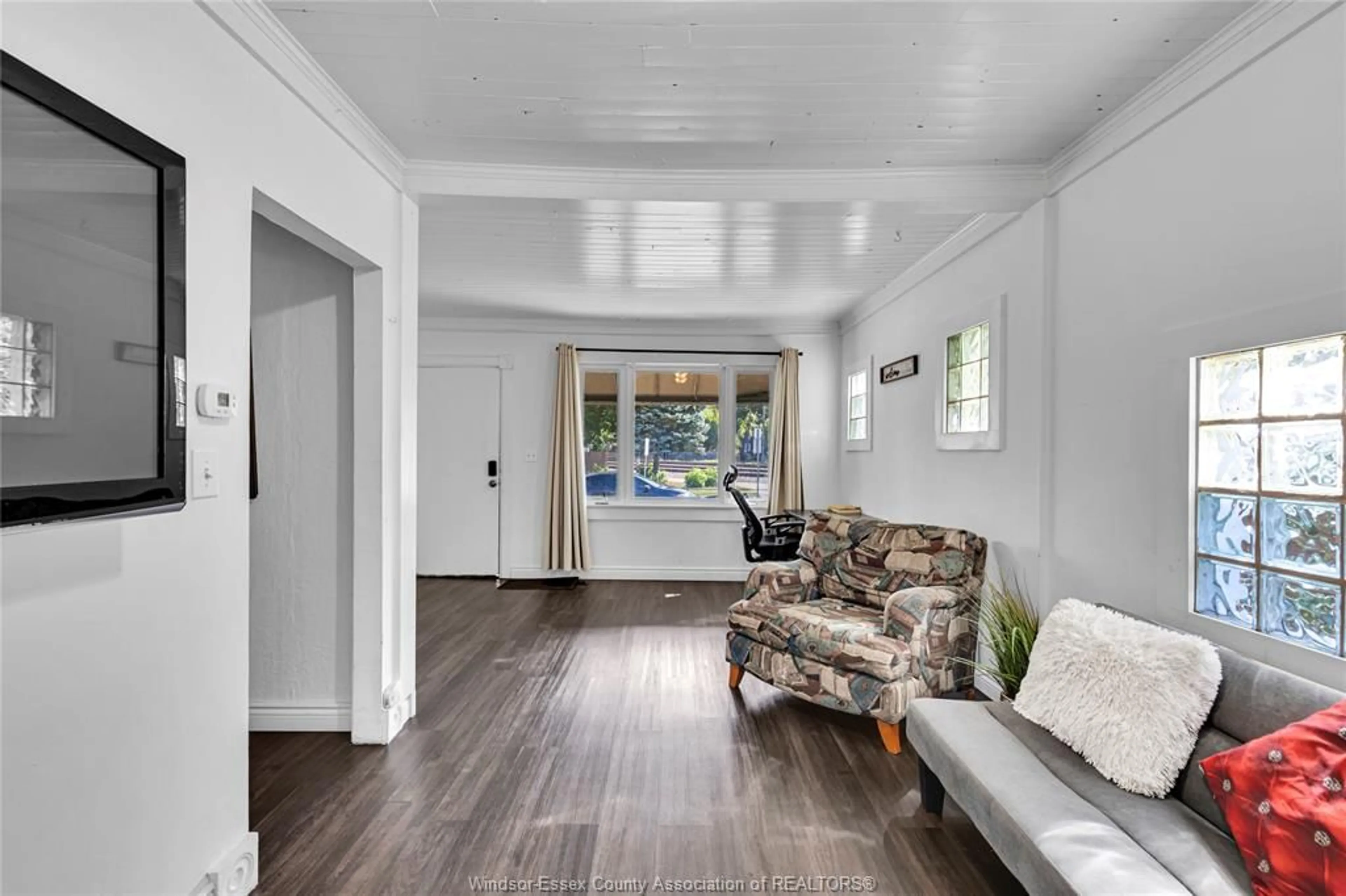 Indoor entryway for 1757 PIERRE, Windsor Ontario N8Y 4P7