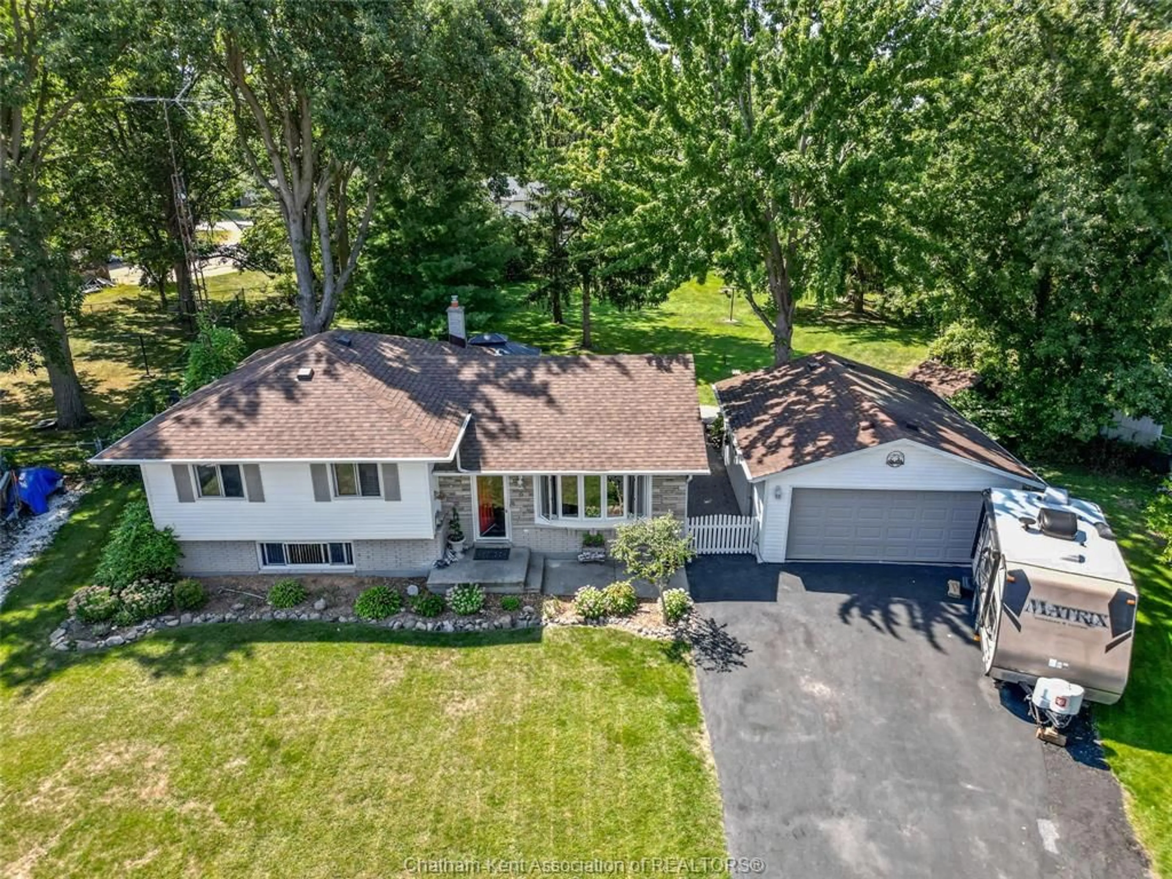 A pic from outside/outdoor area/front of a property/back of a property/a pic from drone, street for 6 CENTENNIAL Cres, Tilbury Ontario N0P 2L0