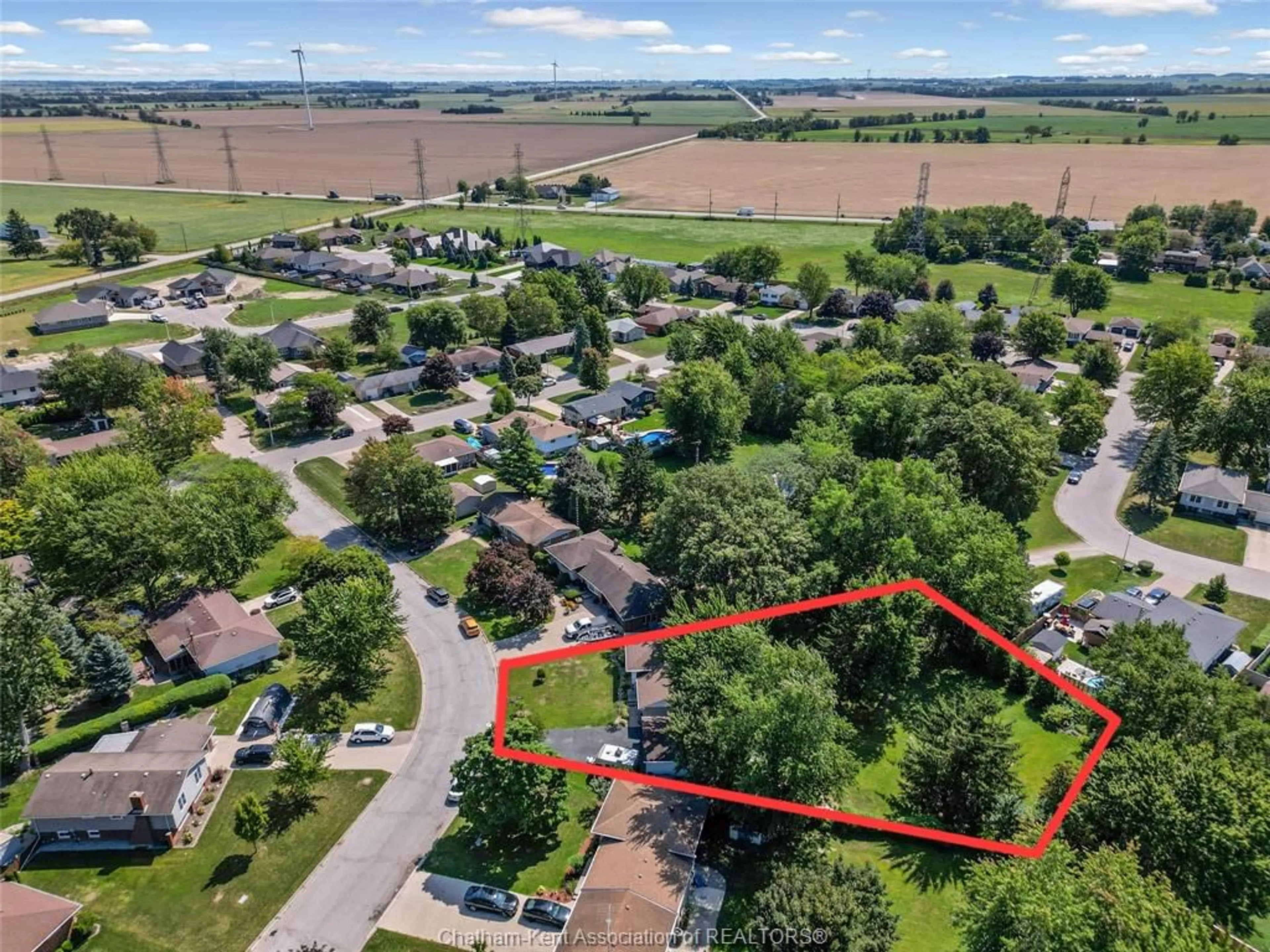 A pic from outside/outdoor area/front of a property/back of a property/a pic from drone, street for 6 CENTENNIAL Cres, Tilbury Ontario N0P 2L0