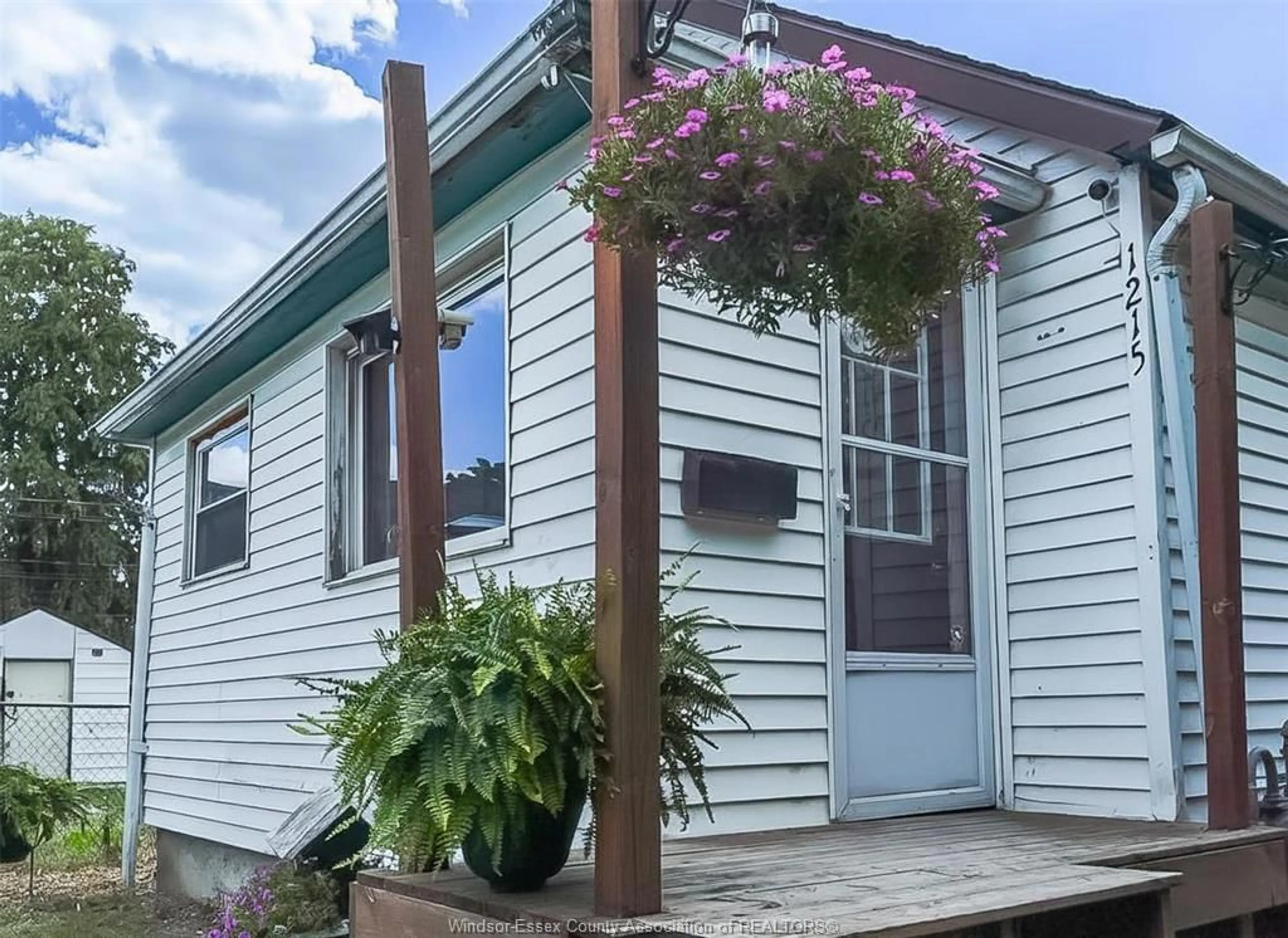 Unknown for 1215 AUBIN Rd, Windsor Ontario N8Y 4E4