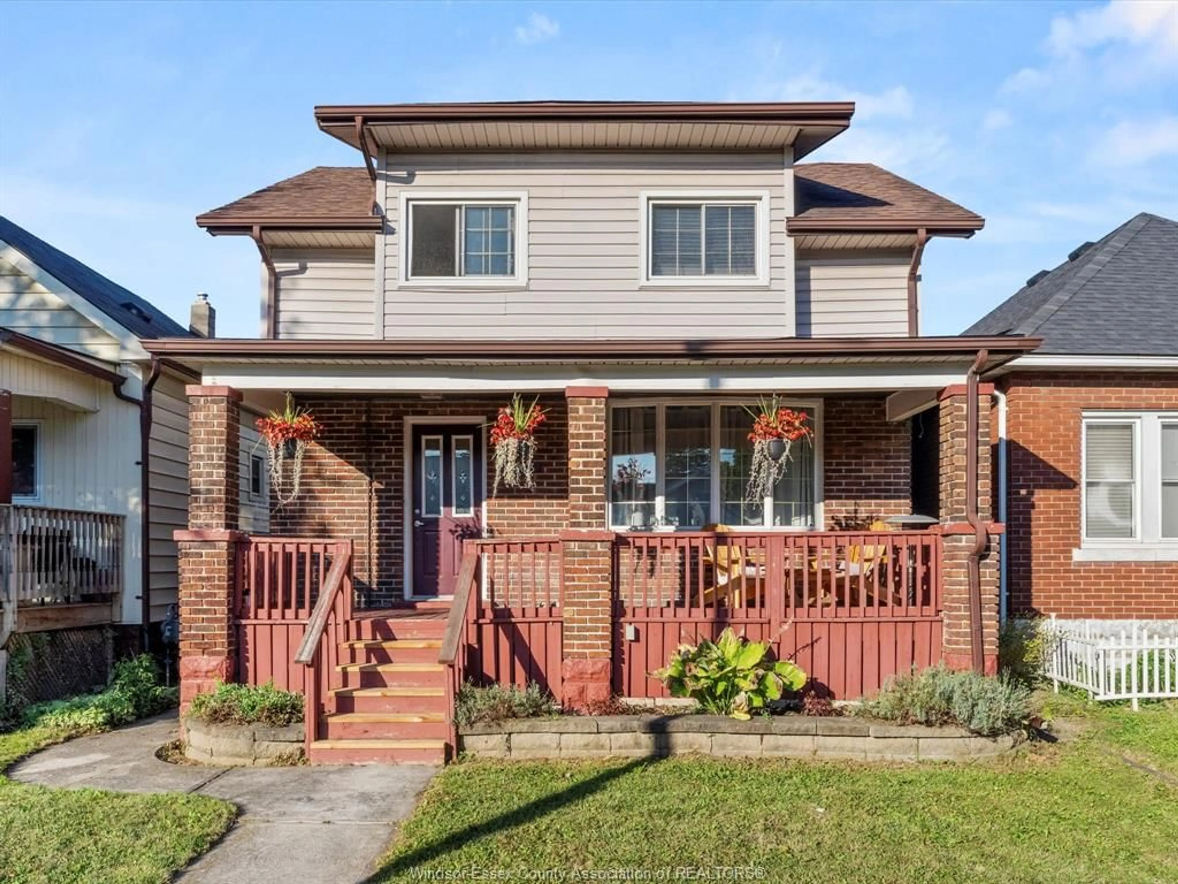 Home with brick exterior material, street for 1763 Lincoln, Windsor Ontario N8W 2P6
