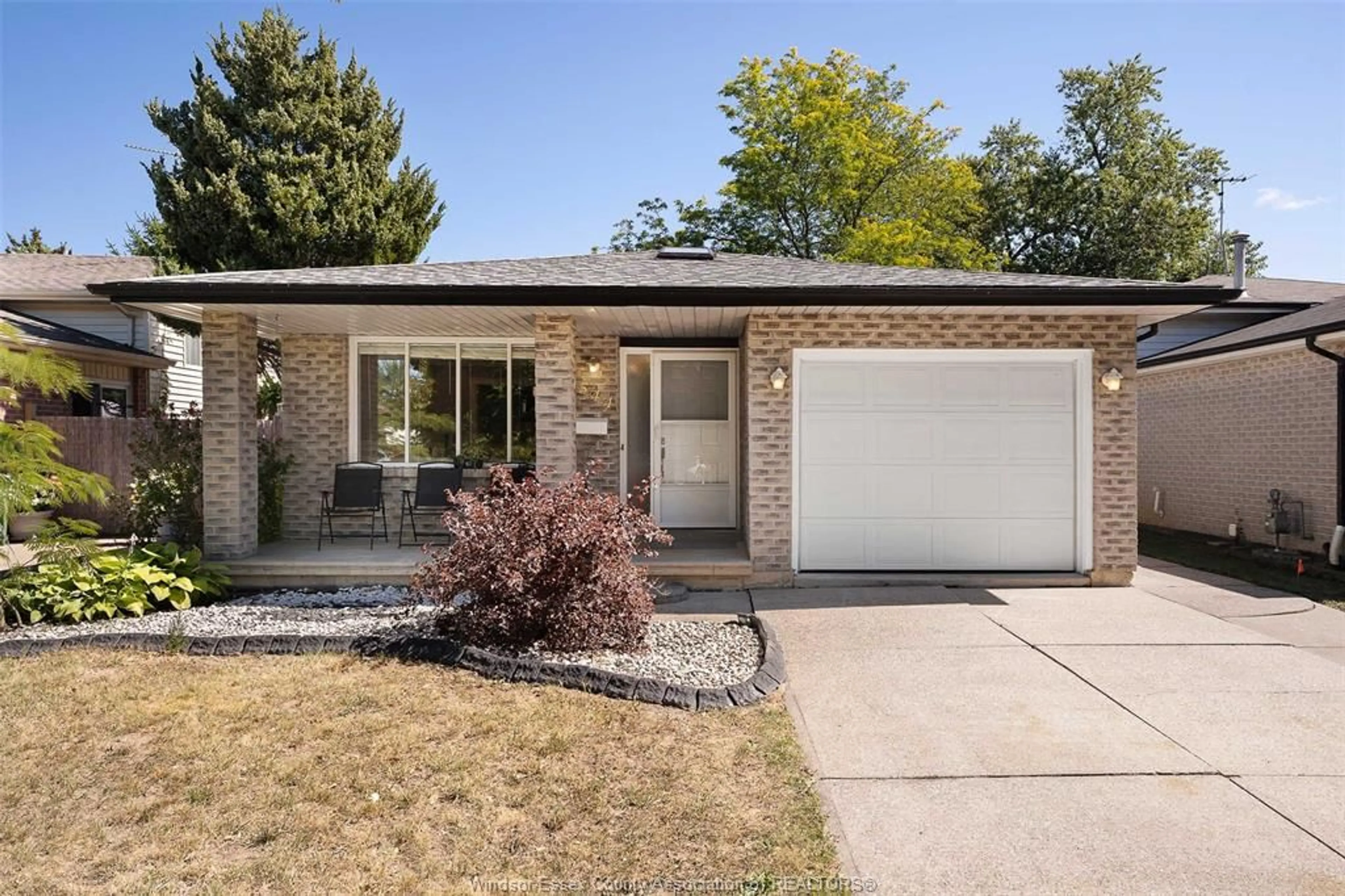 Home with brick exterior material, street for 2544 ELLROSE Ave, Windsor Ontario N8W 5Z8