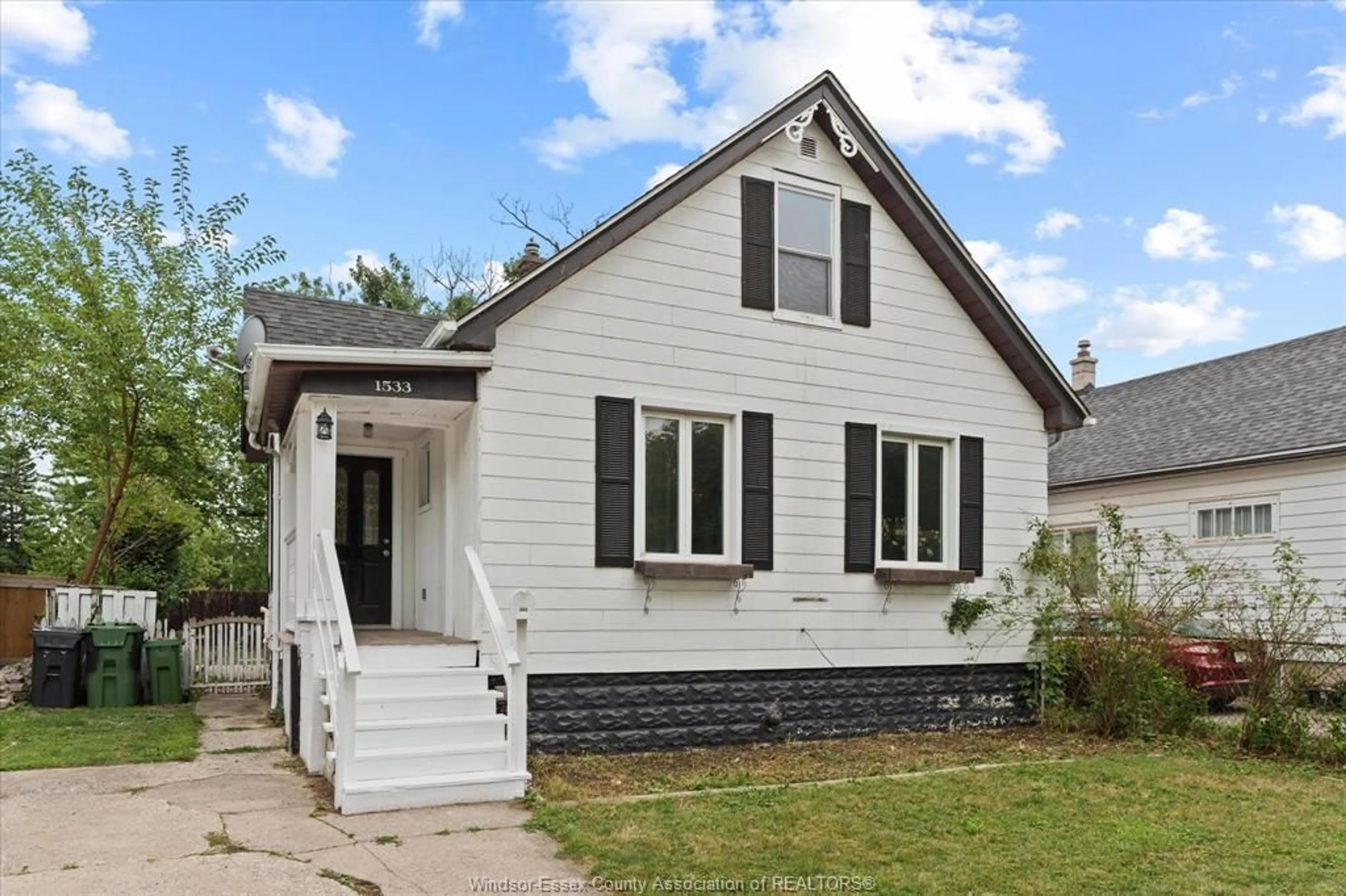 Home with vinyl exterior material, street for 1533 ALEXIS Rd, Windsor Ontario N8Y 4P1