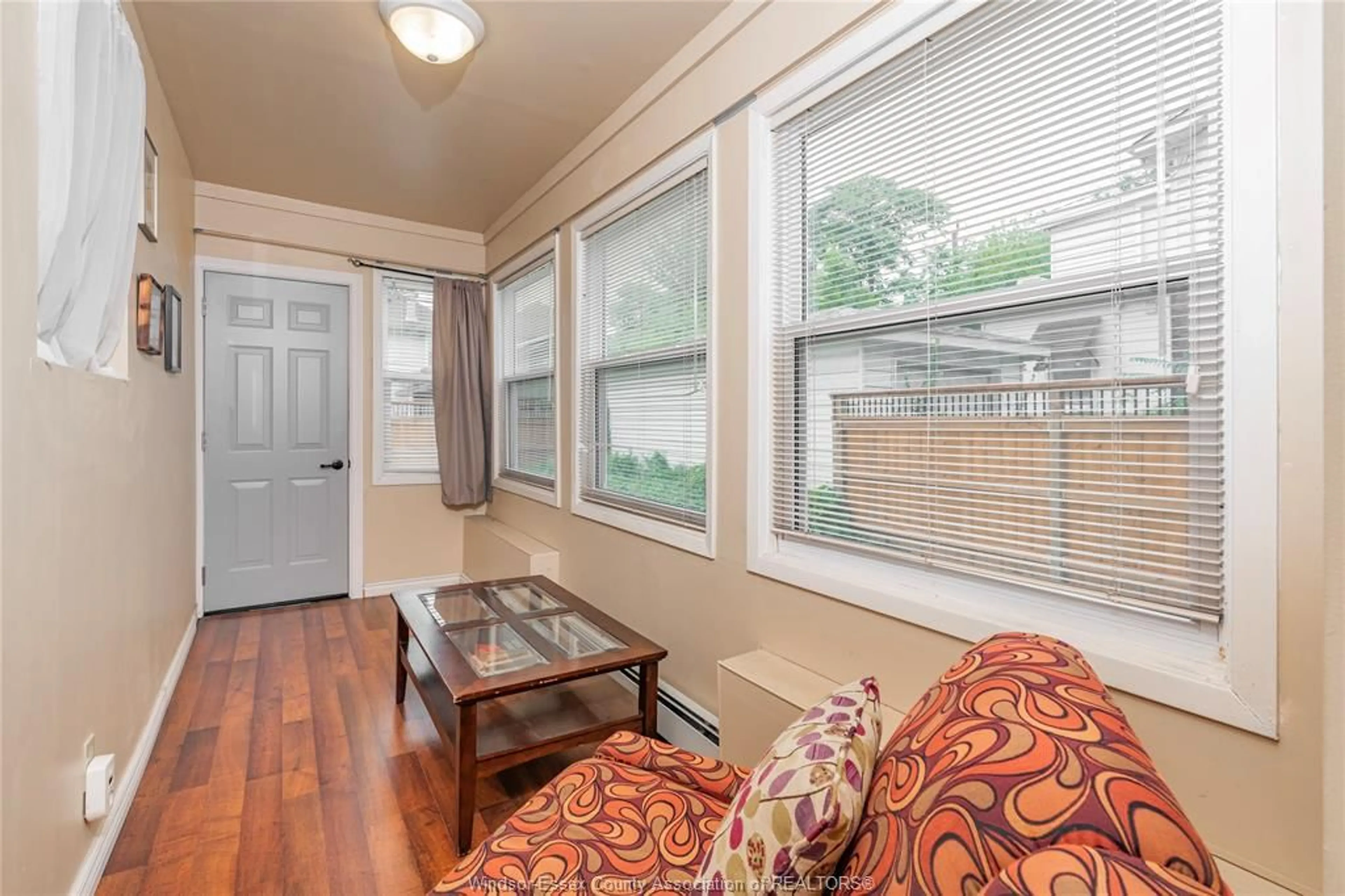 Living room with furniture, wood/laminate floor for 269 JOSEPHINE Ave, Windsor Ontario N9B 2K7