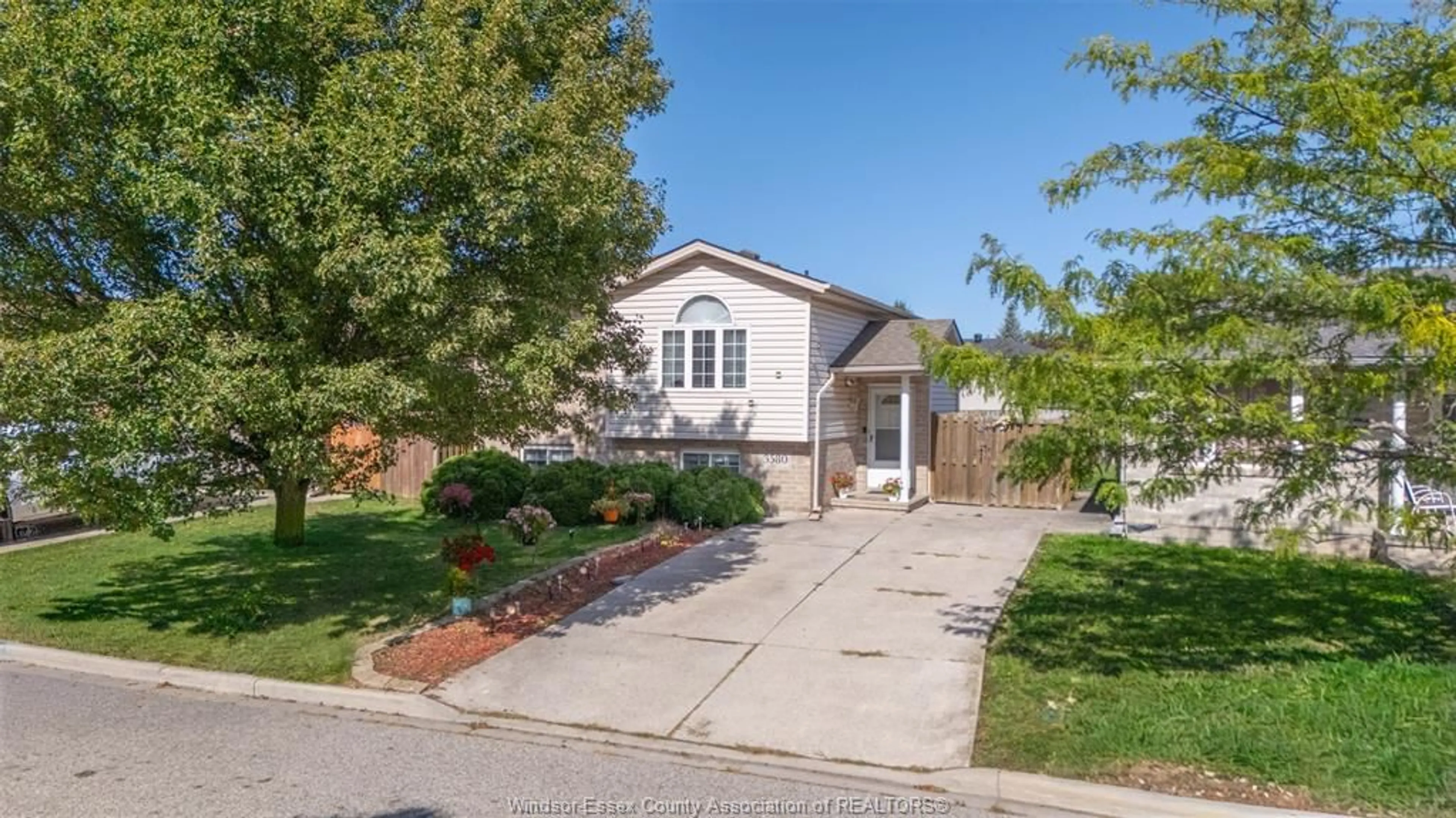 Unknown for 3580 KLONDIKE Ave, Windsor Ontario N8W 5T2