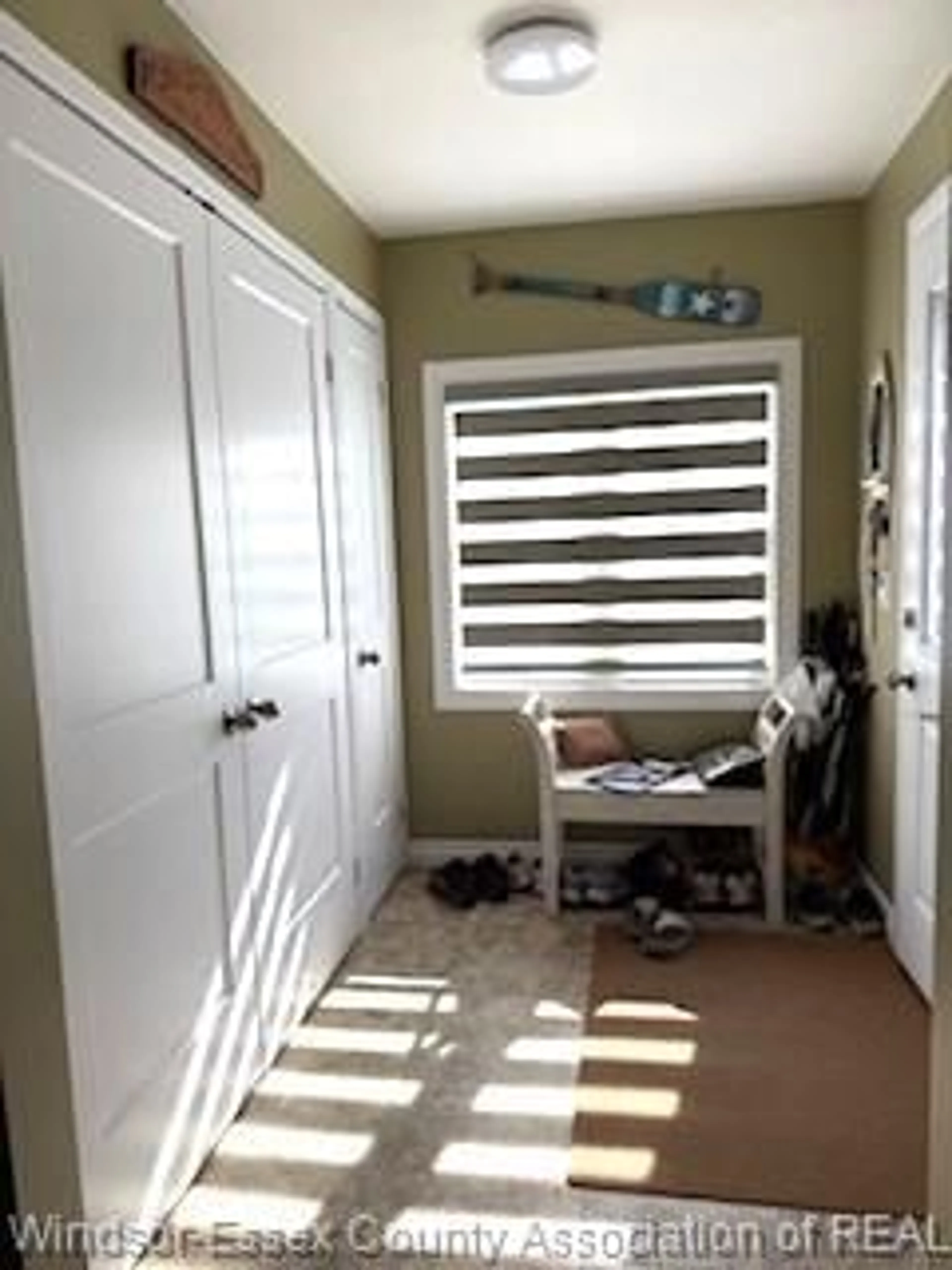Indoor entryway for 641 Point Pelee Dr., Leamington Ontario N8H 3V4