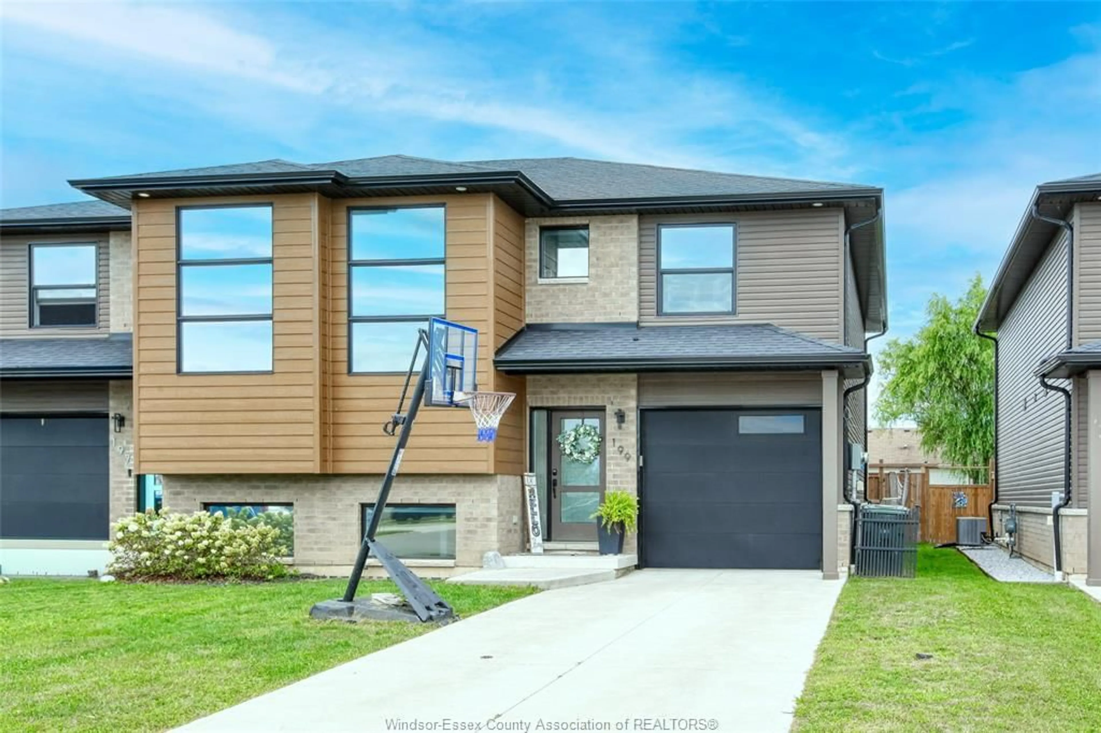 Home with brick exterior material, street for 199 MEADOWVIEW, Amherstburg Ontario N9V 0G1