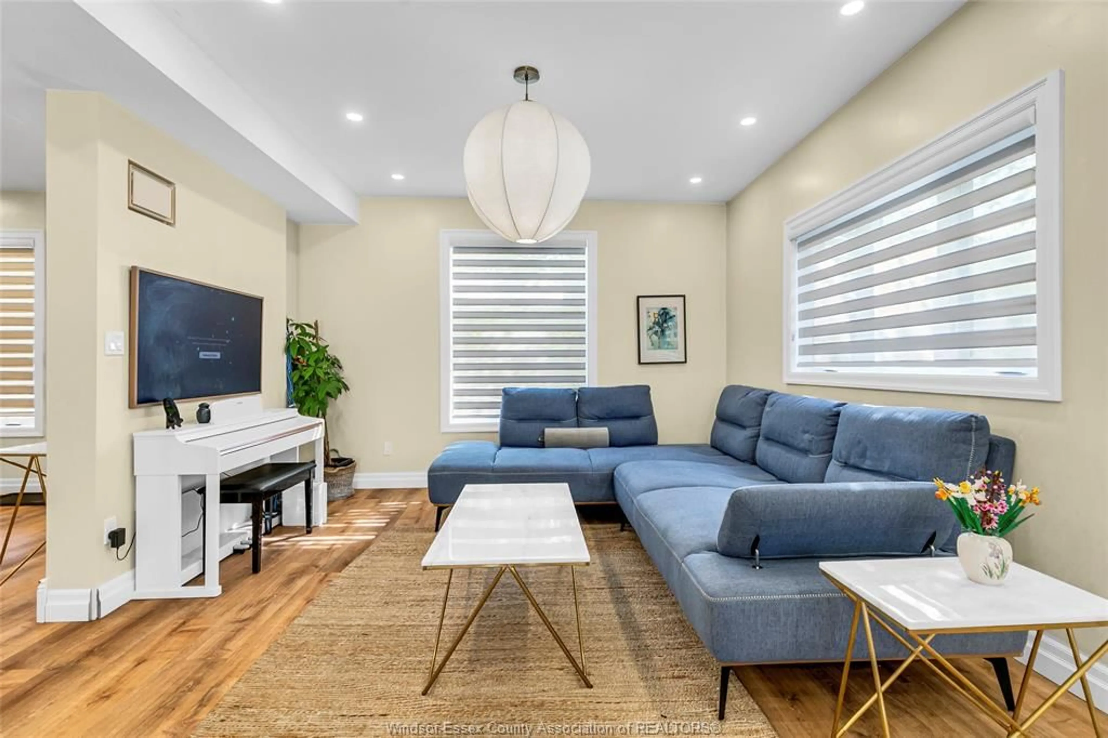 Living room with furniture, unknown for 727 ARGYLE Rd, Windsor Ontario N8Y 3J8