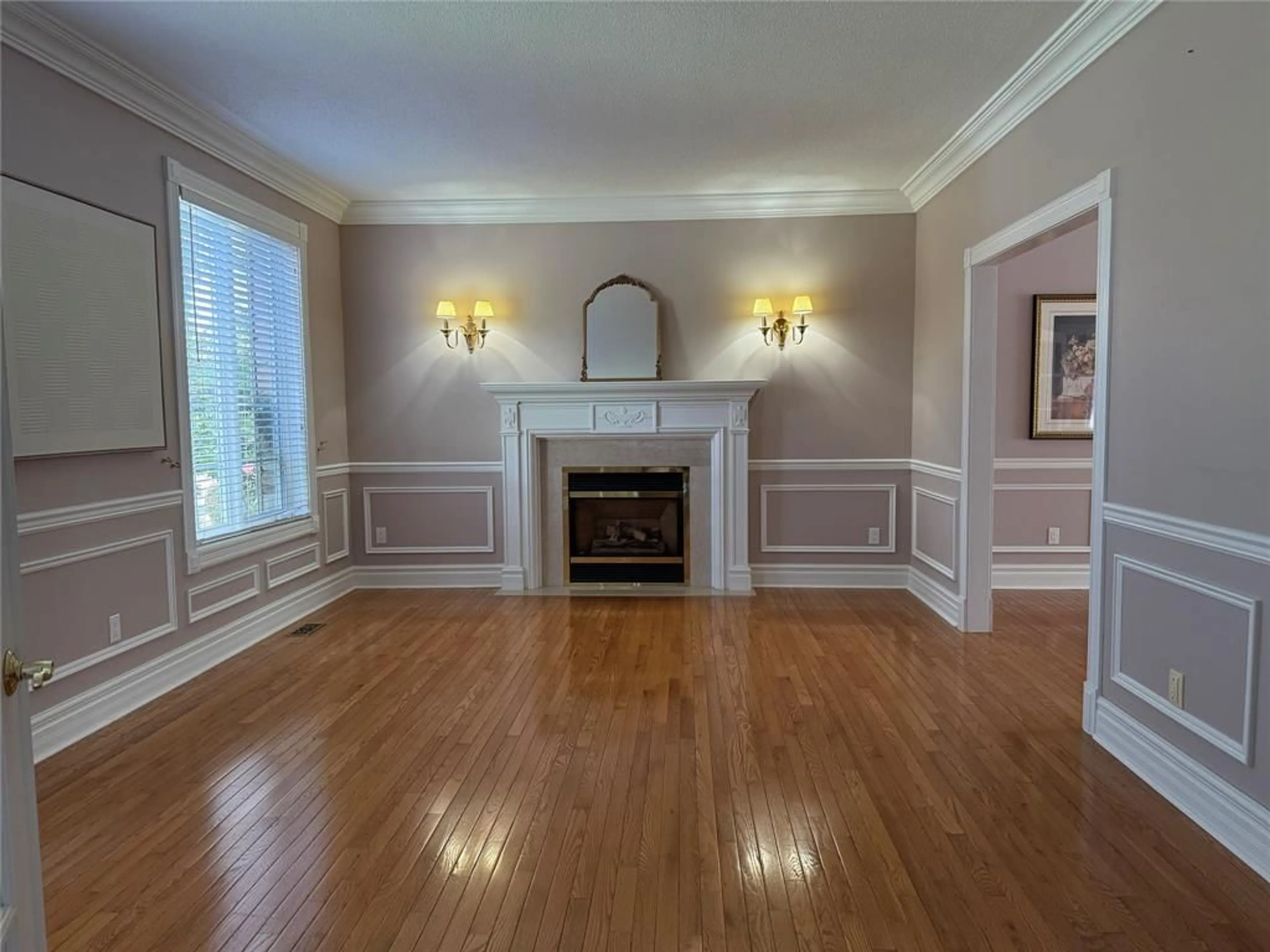 A pic of a room for 1067 FORESTVALE Dr, Burlington Ontario L7P 4W4