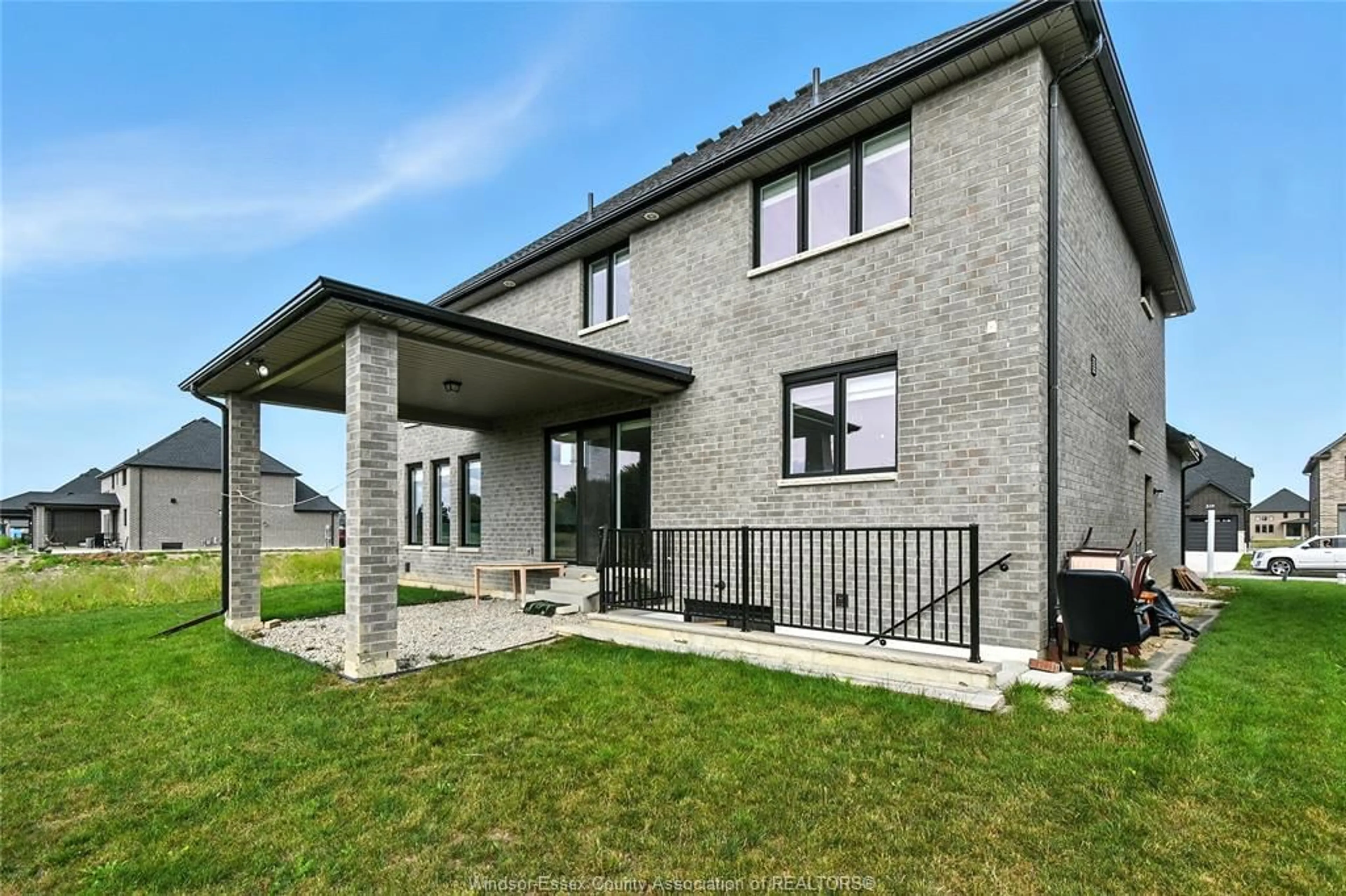 Home with brick exterior material, building for 518 VENETO St, Lakeshore Ontario N8L 0K4