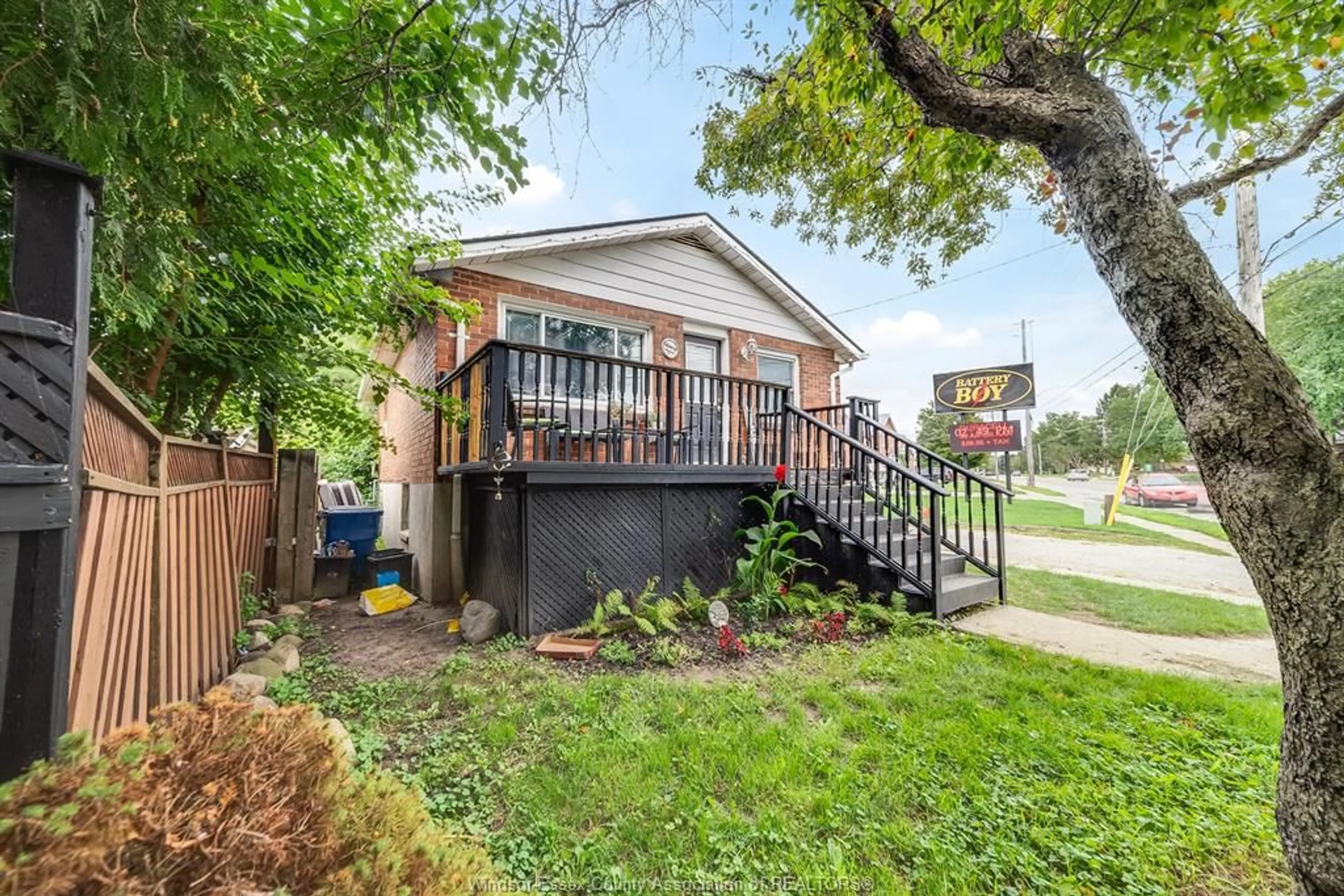 Home with brick exterior material, street for 123 PARK Ave, Chatham Ontario N7M 3V7