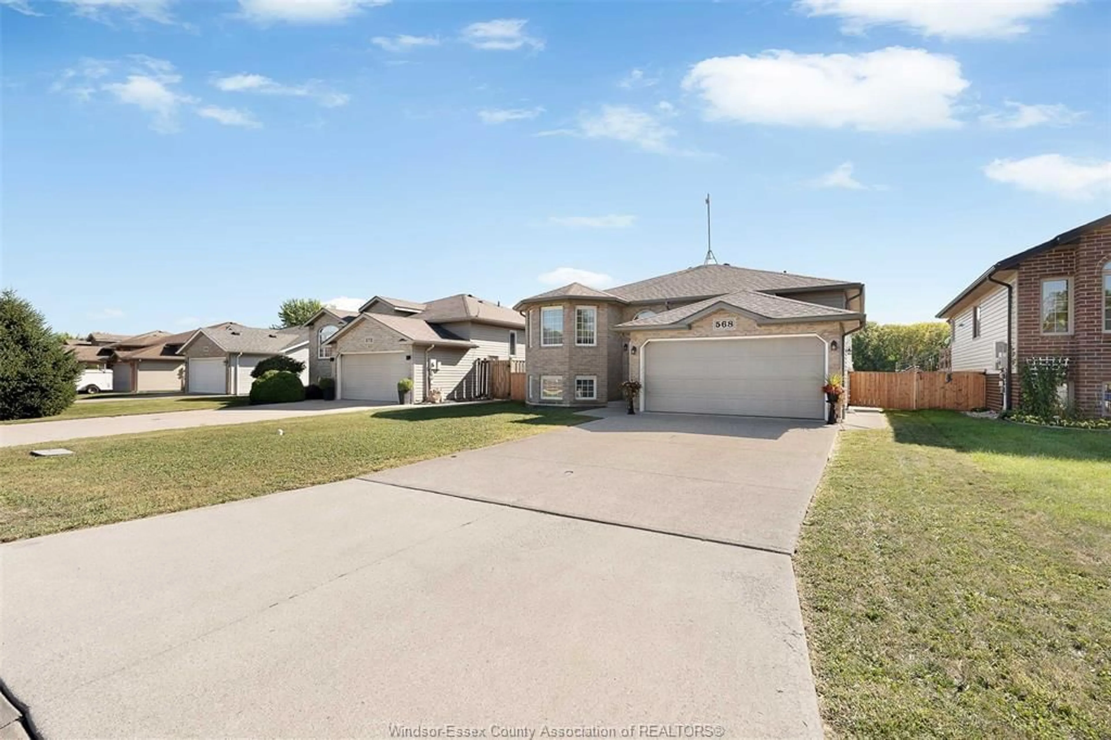 Unknown for 568 PETTYPIECE, Amherstburg Ontario N9V 4C9
