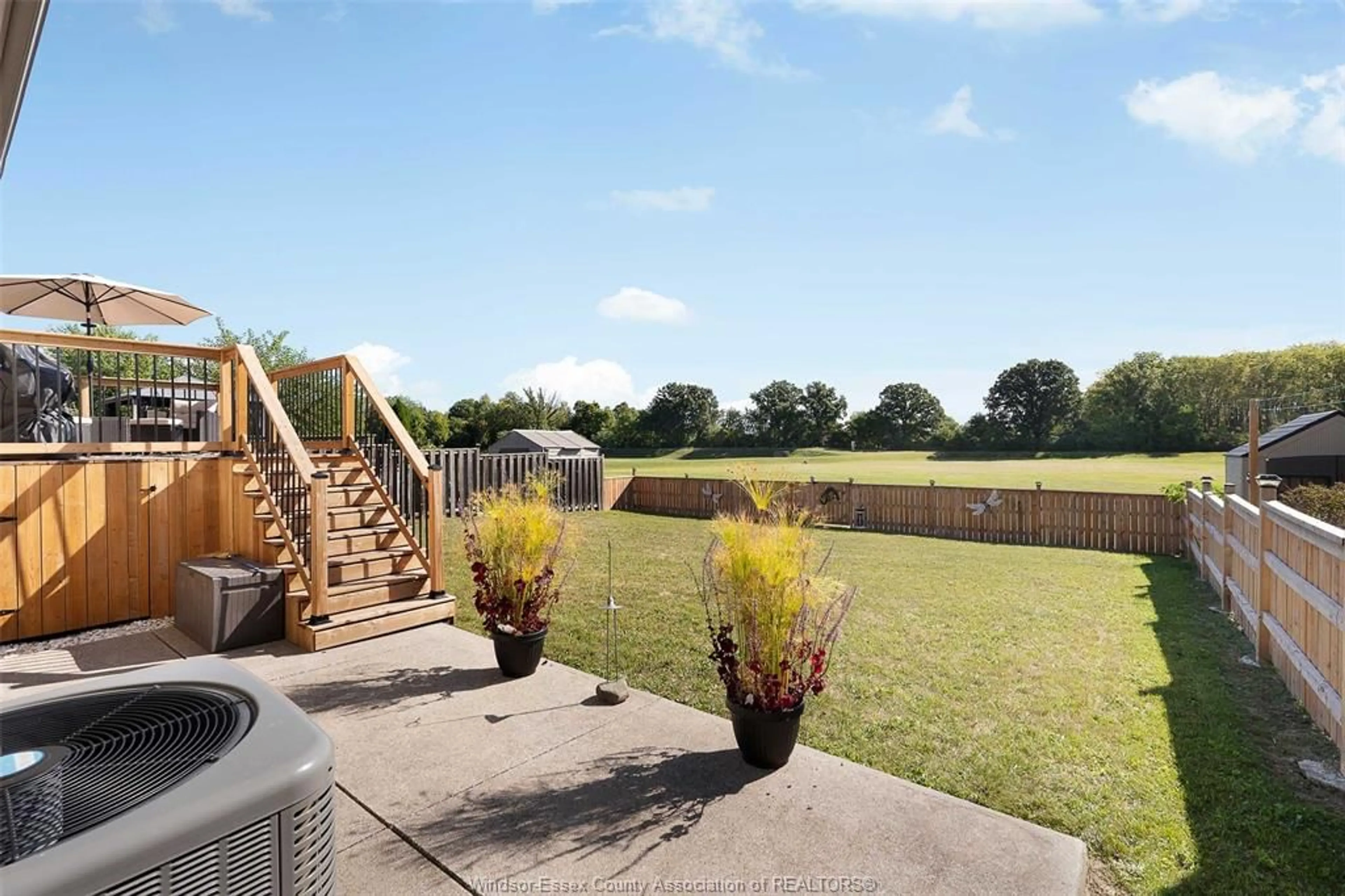 Patio, mountain view for 568 PETTYPIECE, Amherstburg Ontario N9V 4C9