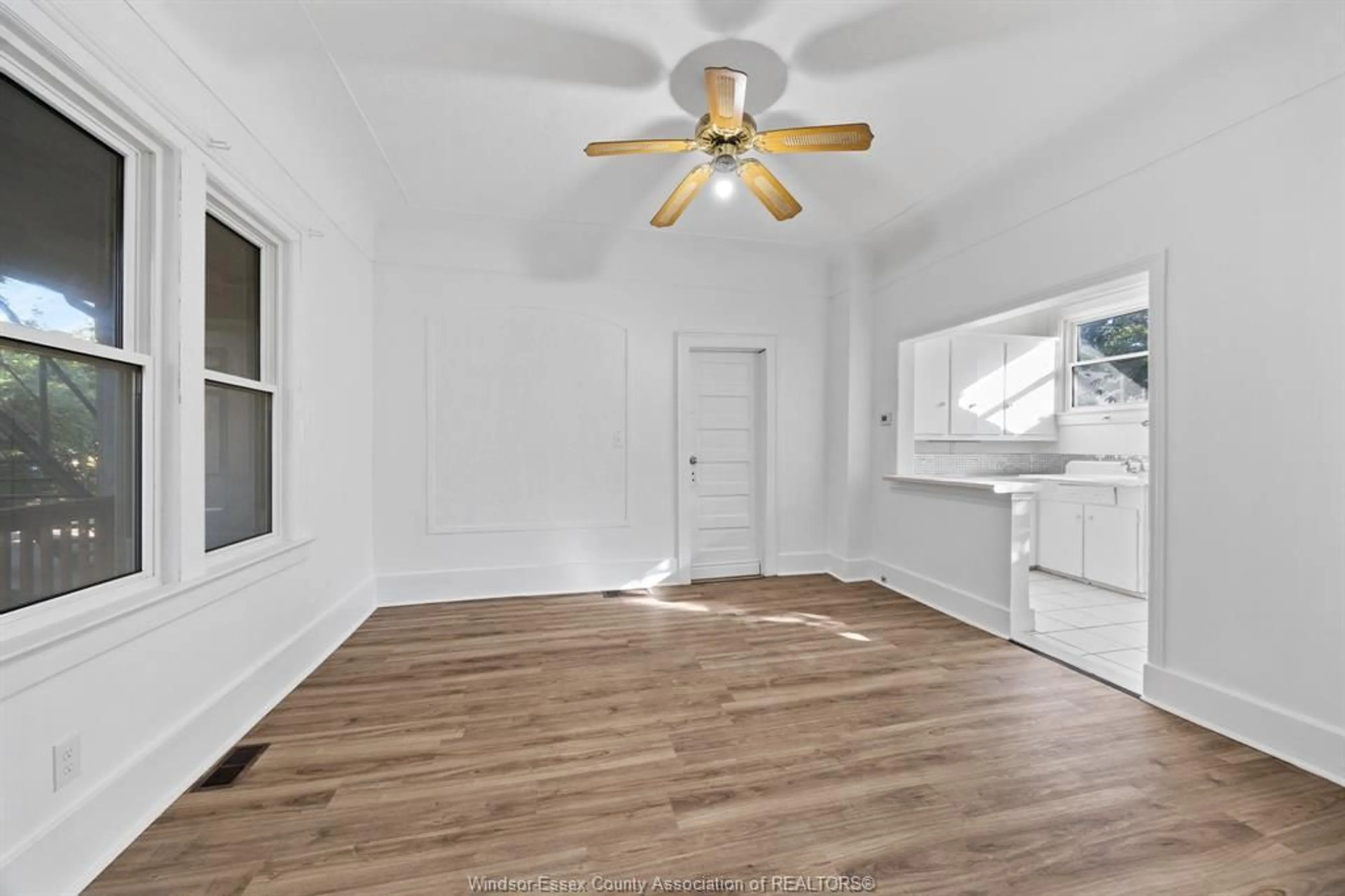A pic of a room for 1640 MARTINDALE St, Windsor Ontario N9B 1G6
