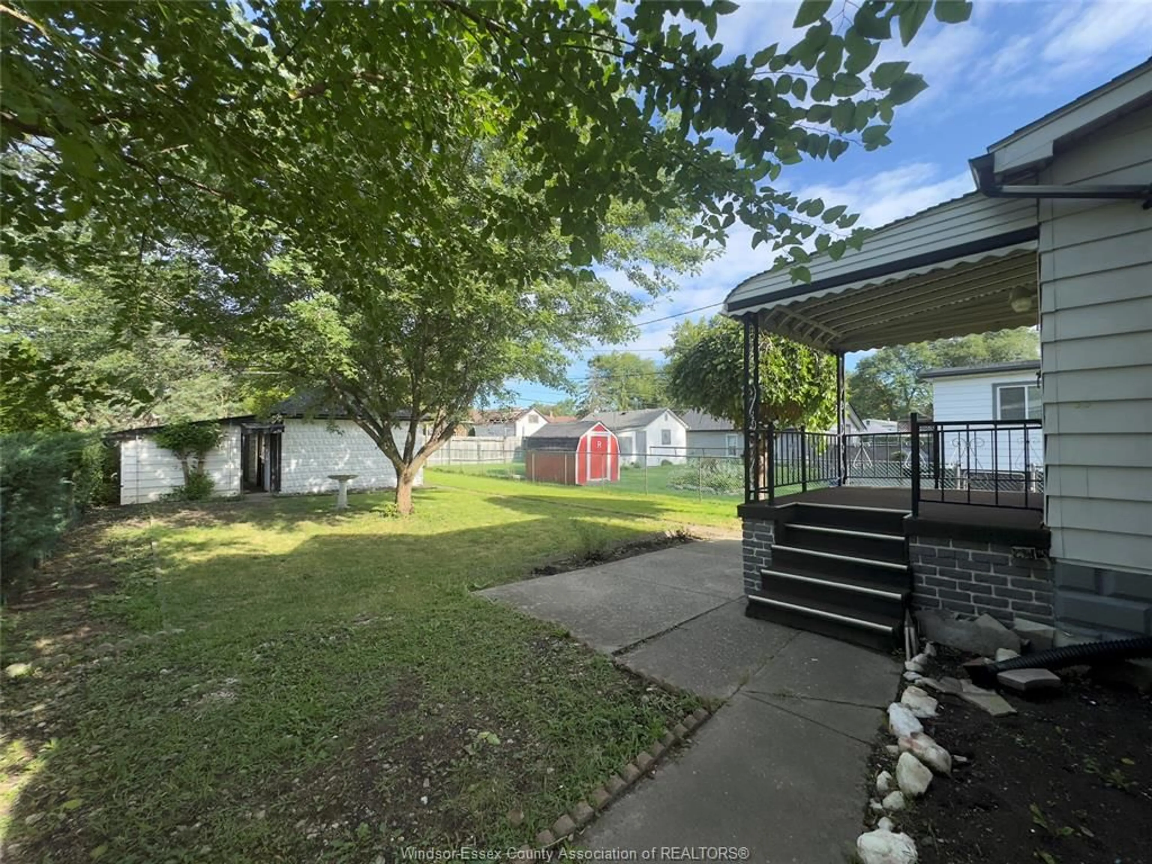 A pic from outside/outdoor area/front of a property/back of a property/a pic from drone, water/lake/river/ocean view for 3536 BLOOMFIELD Rd, Windsor Ontario N9C 1R7