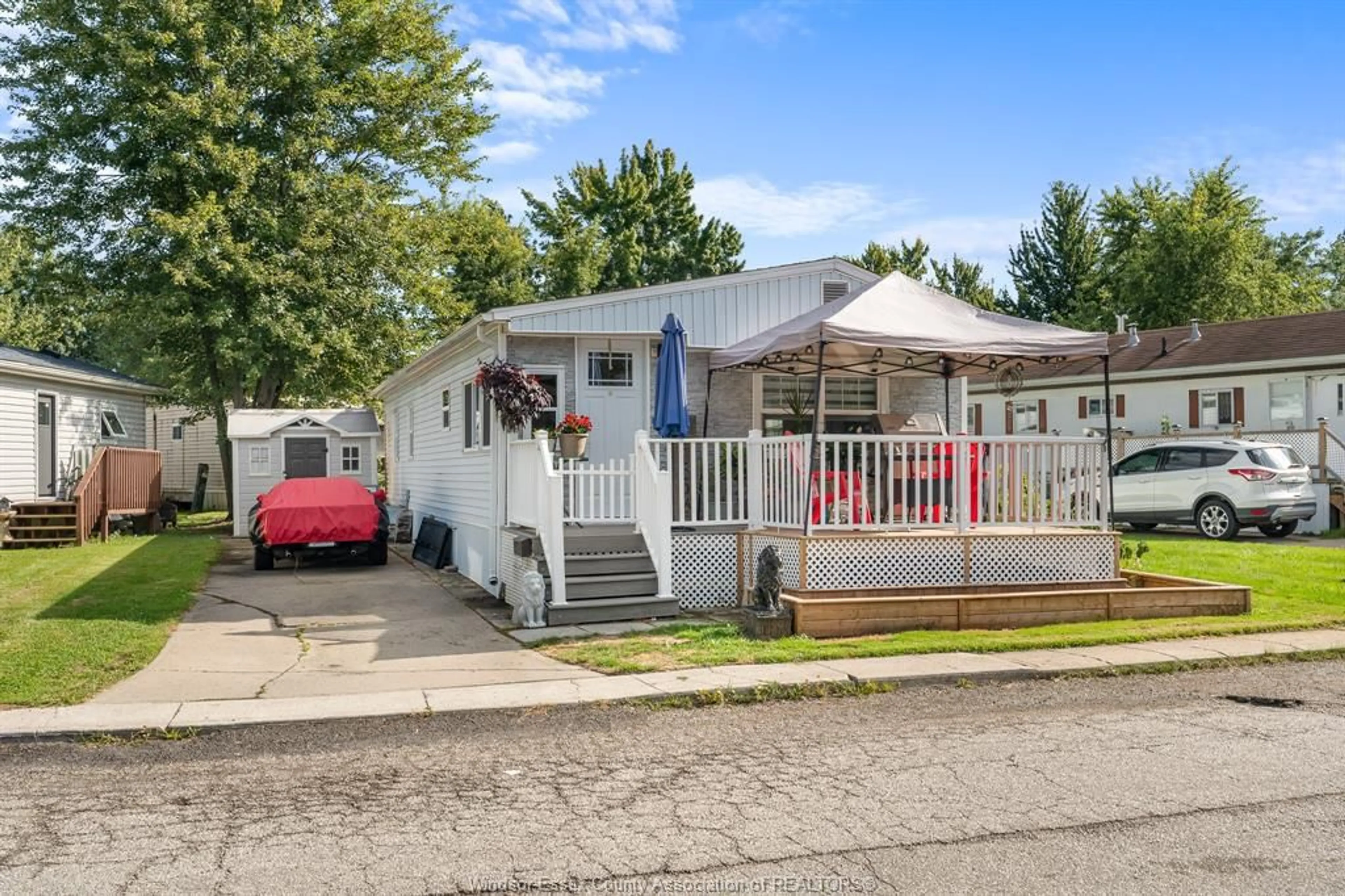 Home with vinyl exterior material, street for 138 Dana Dr, Essex Ontario N8M 2A3