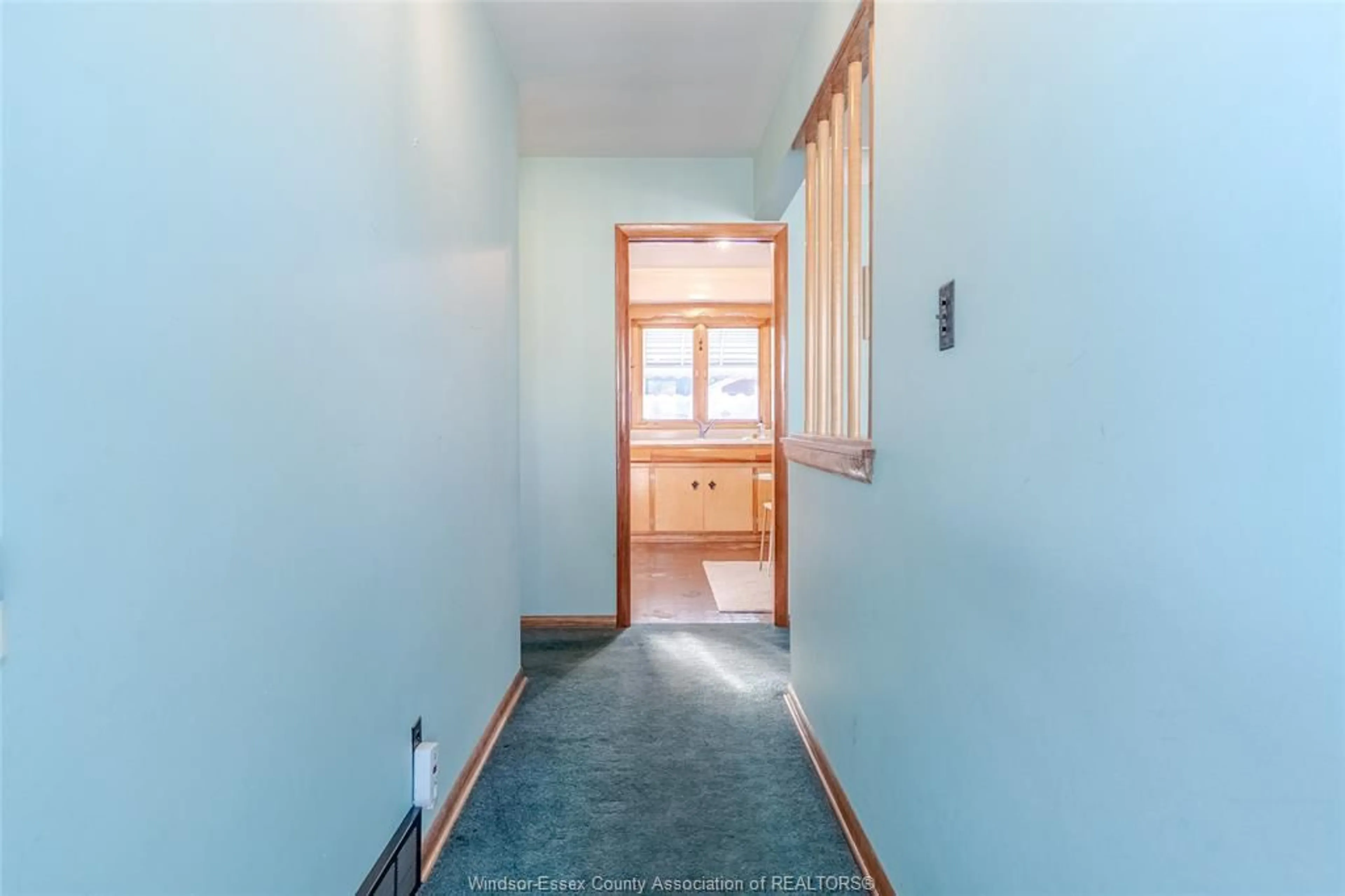 Indoor foyer for 1333 BRIDGE, Windsor Ontario N9B 2N2
