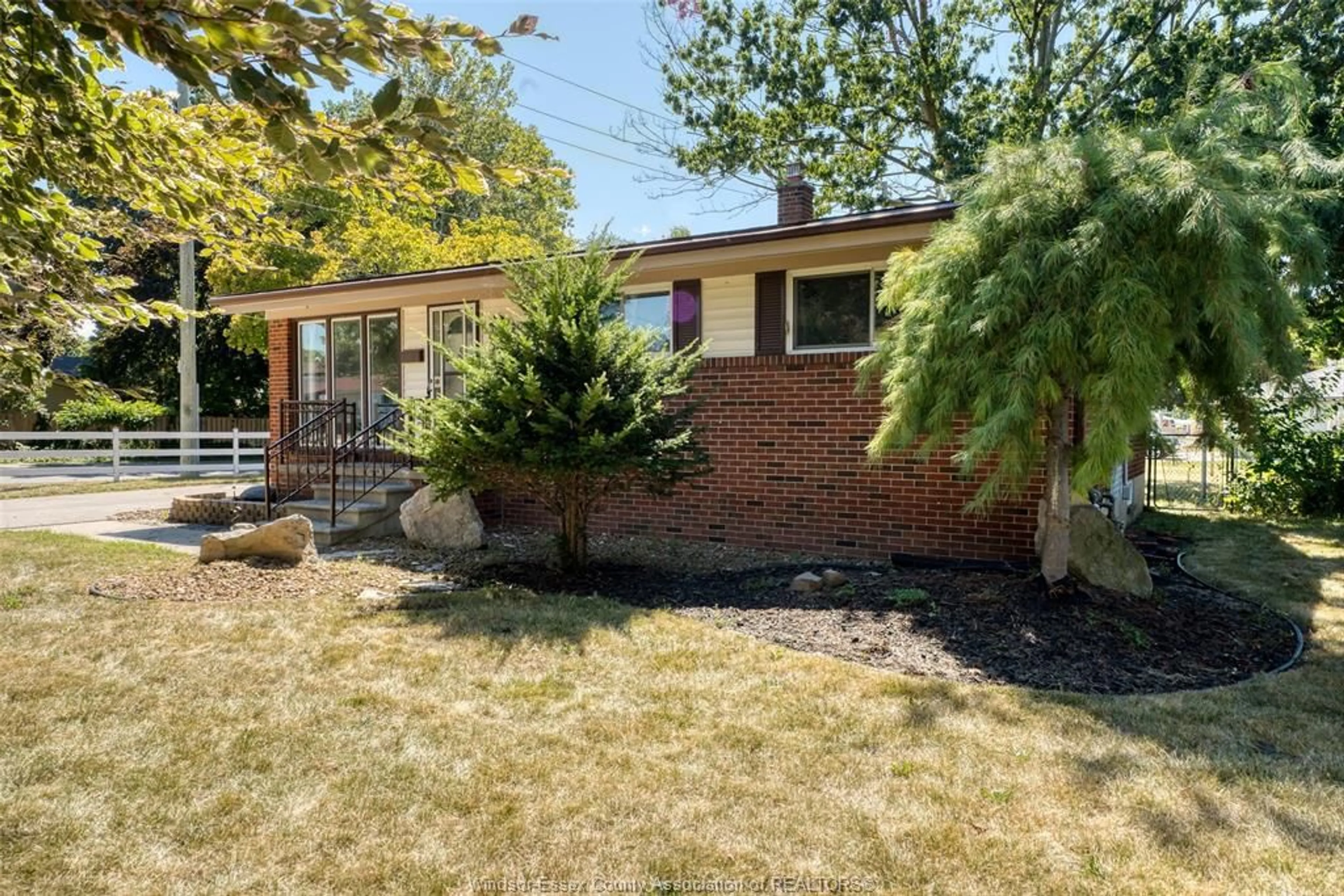 Home with brick exterior material, street for 1289 Isabelle PL, Windsor Ontario N8S 3B3