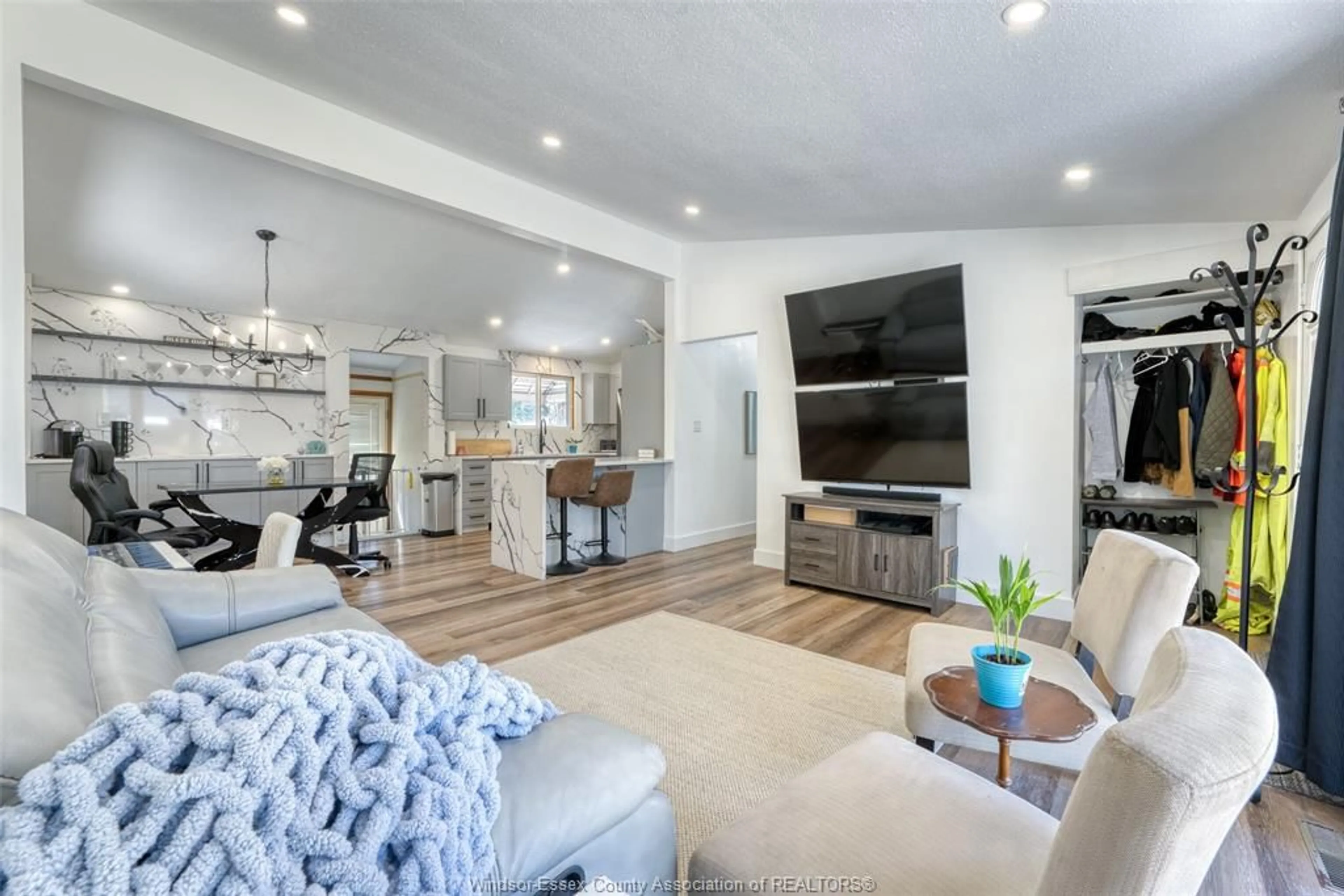 Open concept kitchen, unknown for 1289 Isabelle PL, Windsor Ontario N8S 3B3