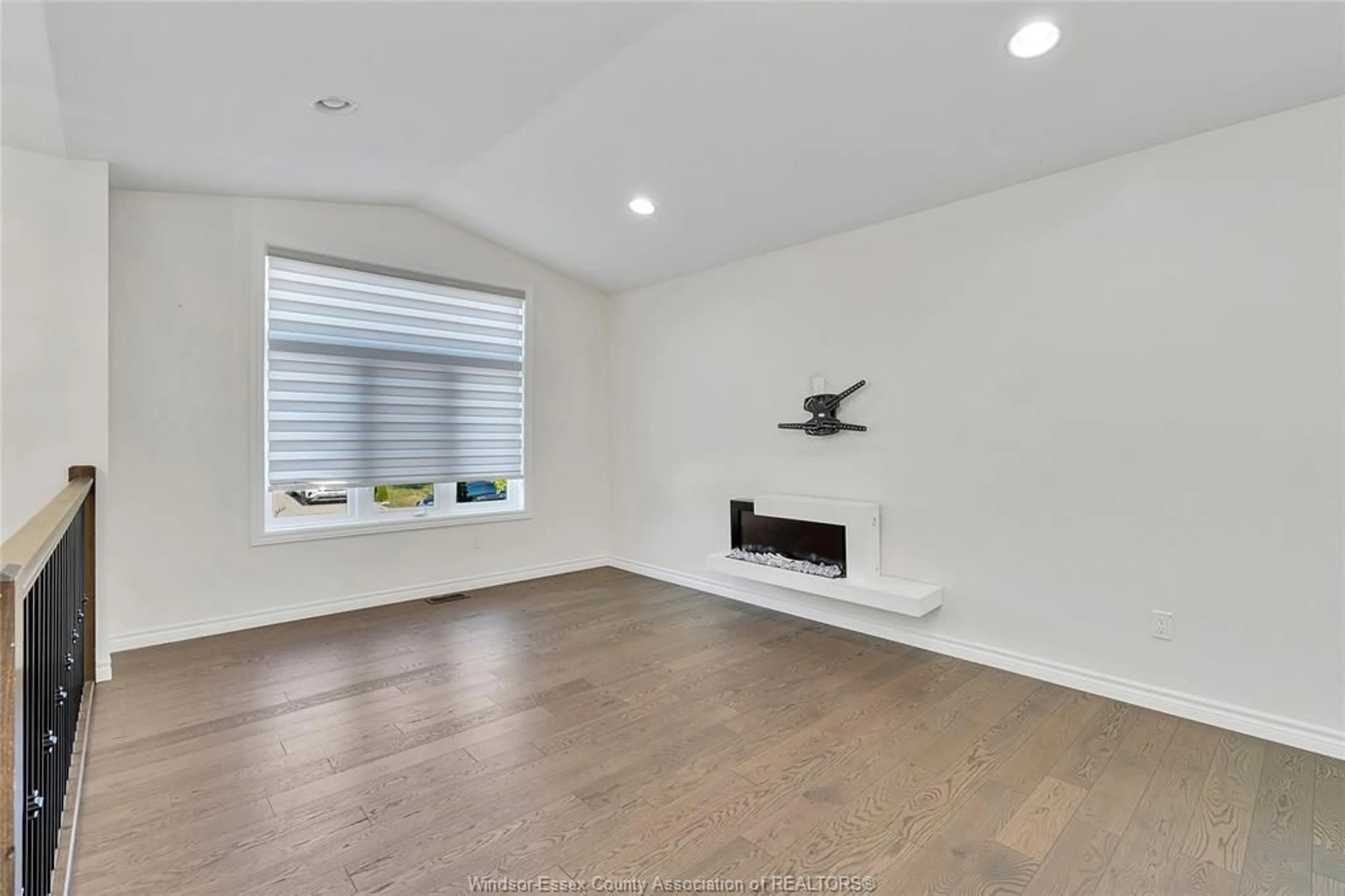 A pic of a room for 1029 LUBLIN Ave, Windsor Ontario N8P 0E5