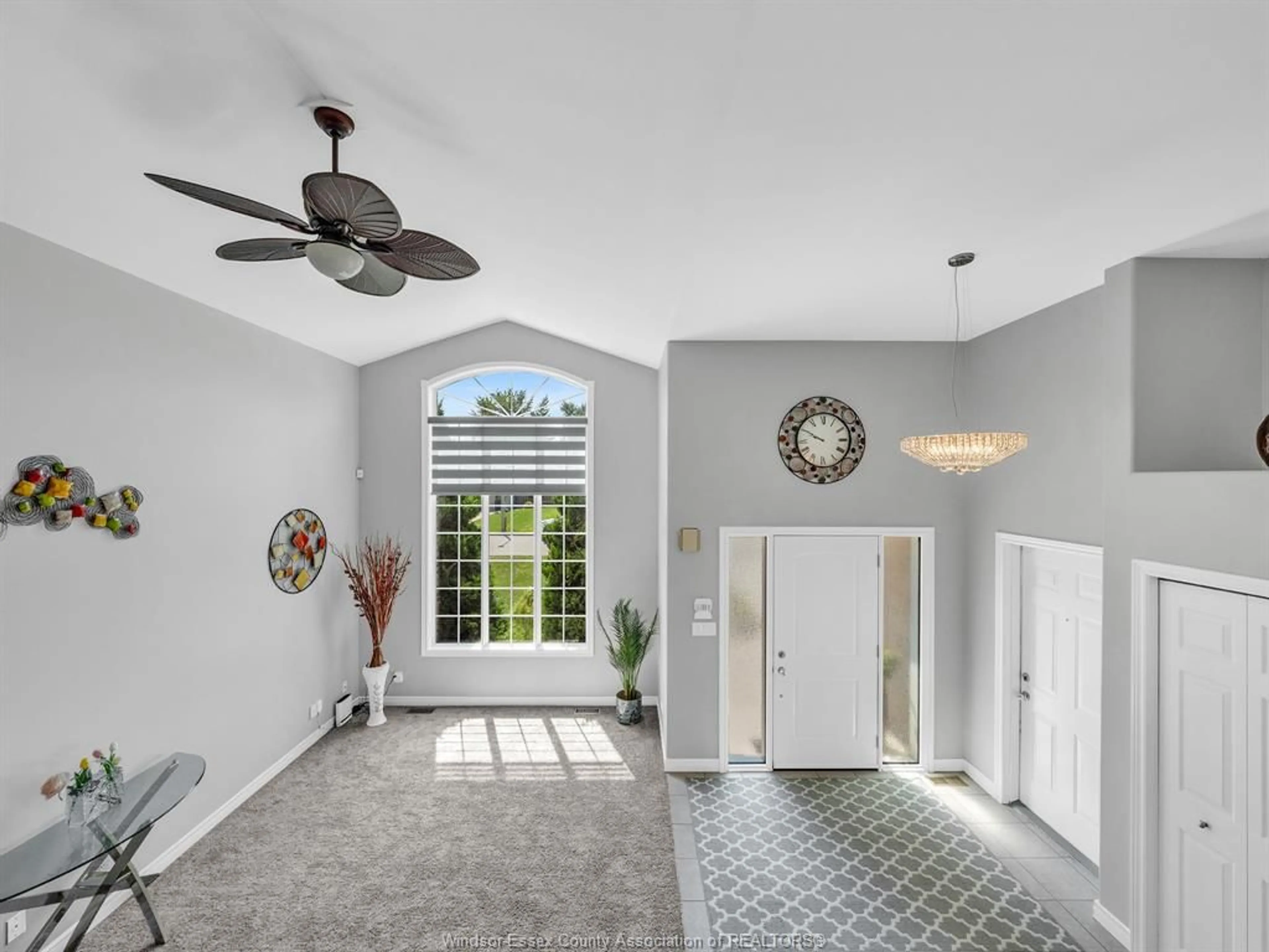 Indoor entryway for 549 Birmingham Ave ..., LaSalle Ontario N9J 3M5