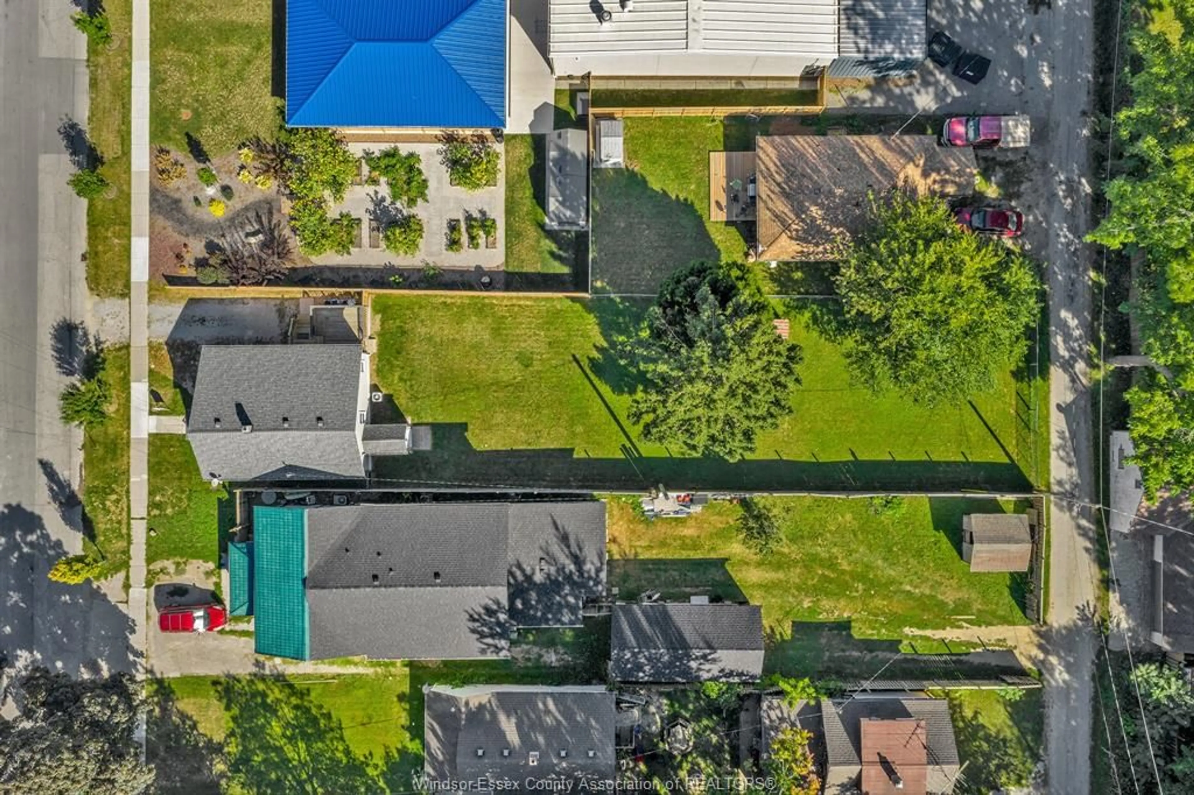 A pic from outside/outdoor area/front of a property/back of a property/a pic from drone, street for 78 Setterington St., Leamington Ontario N8H 1T6