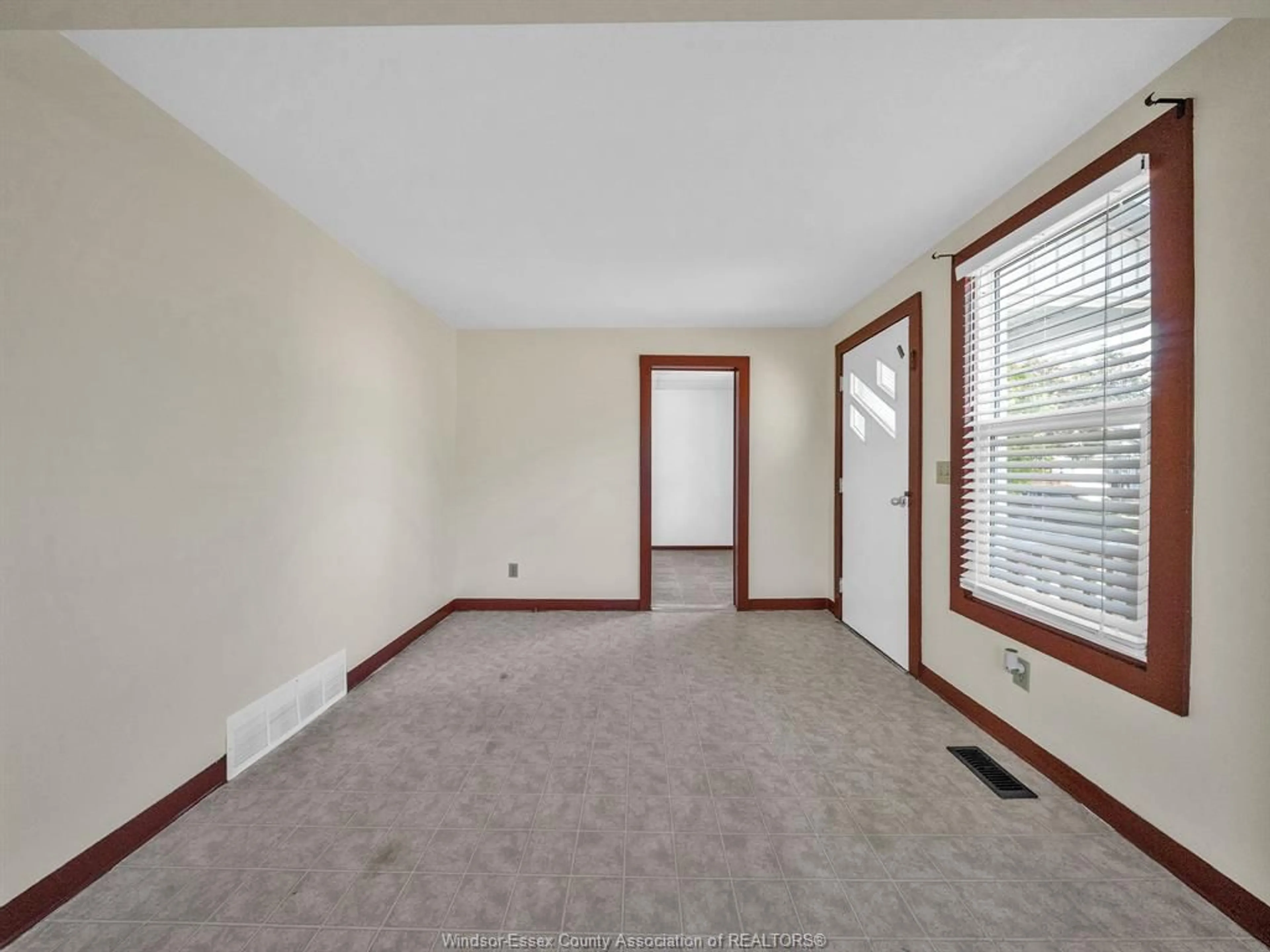 A pic of a room for 78 Setterington St., Leamington Ontario N8H 1T6
