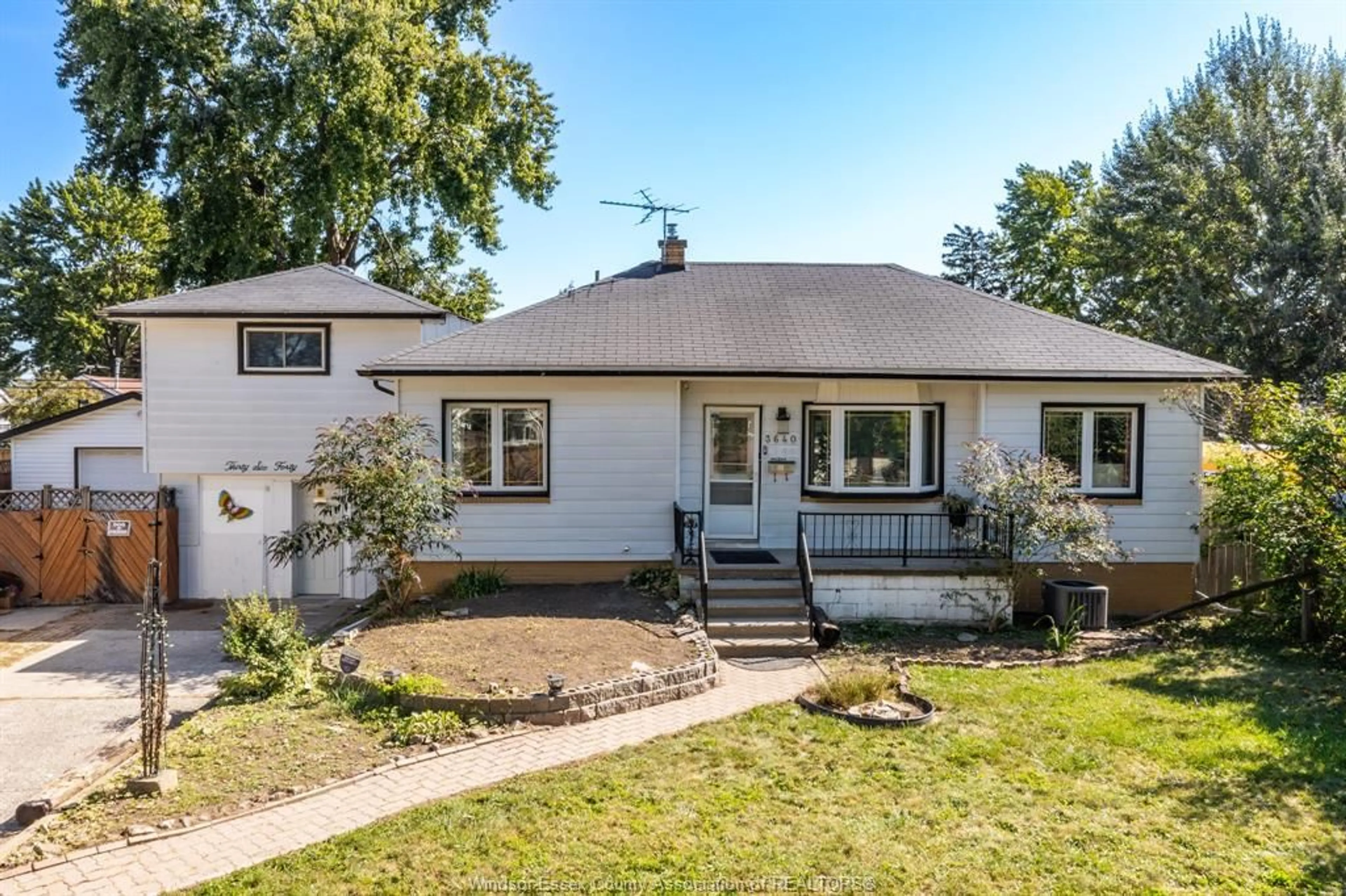 Home with vinyl exterior material, street for 3640 BLISS Rd, Windsor Ontario N8W 3B9