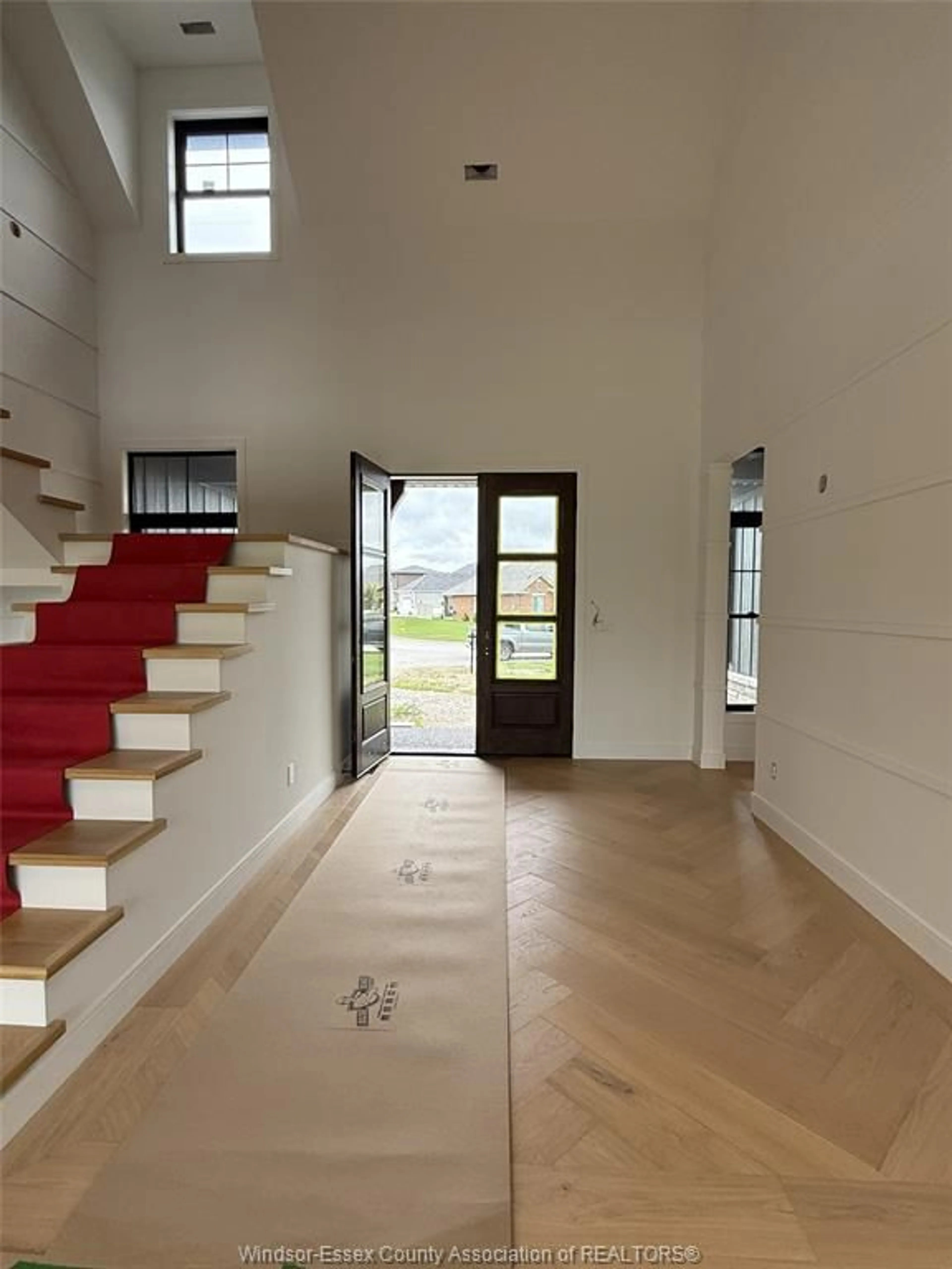 Indoor foyer for 38 York, Kingsville Ontario N9Y 0G3