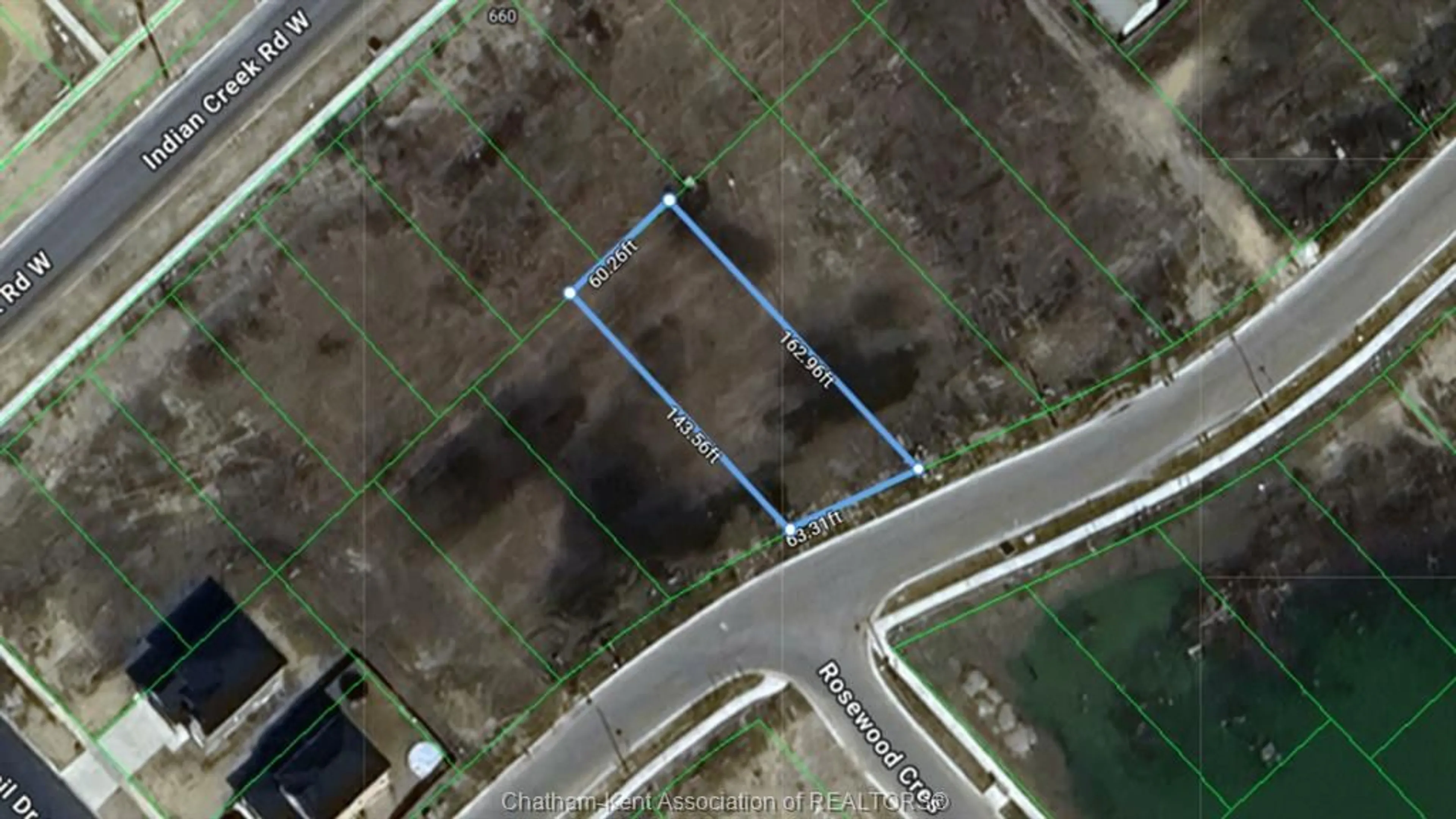 A pic from outside/outdoor area/front of a property/back of a property/a pic from drone, unknown for 23 Rosewood Cres, Chatham Ontario N7M 0V4
