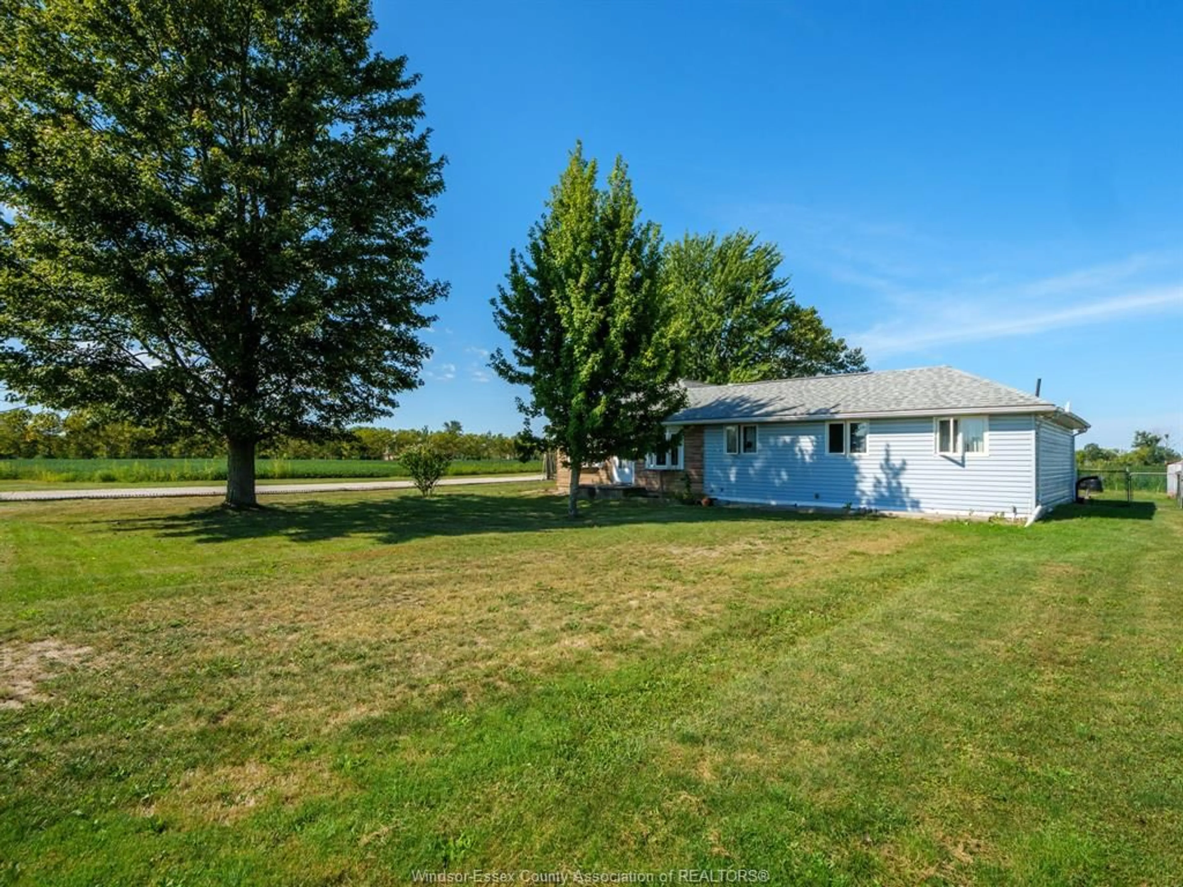 A pic from outside/outdoor area/front of a property/back of a property/a pic from drone, water/lake/river/ocean view for 5962 5TH CONCESSION, Amherstburg Ontario N9V 2Y9