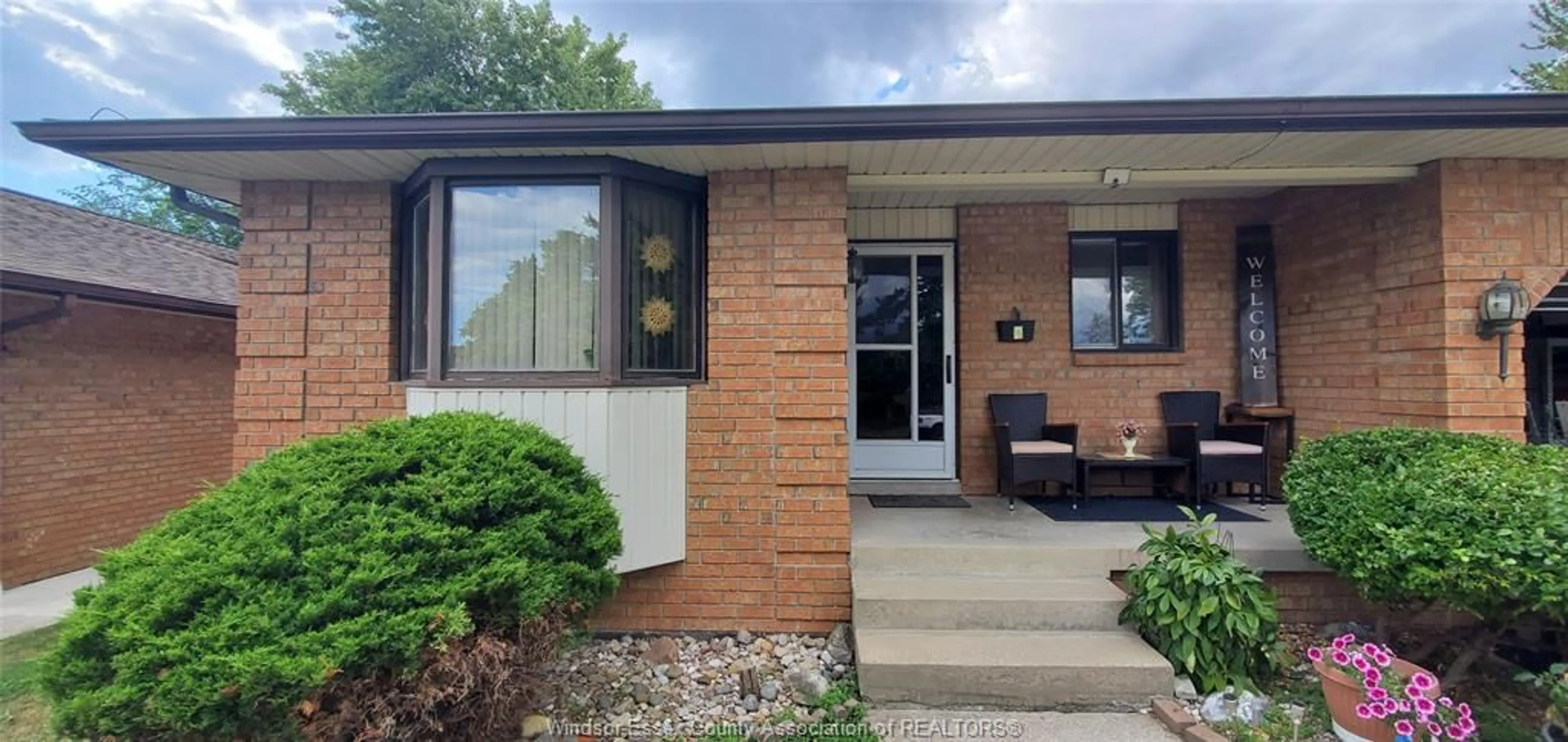 Home with brick exterior material, street for 1735 HOMESTEAD Lane, LaSalle Ontario N9H 2C7