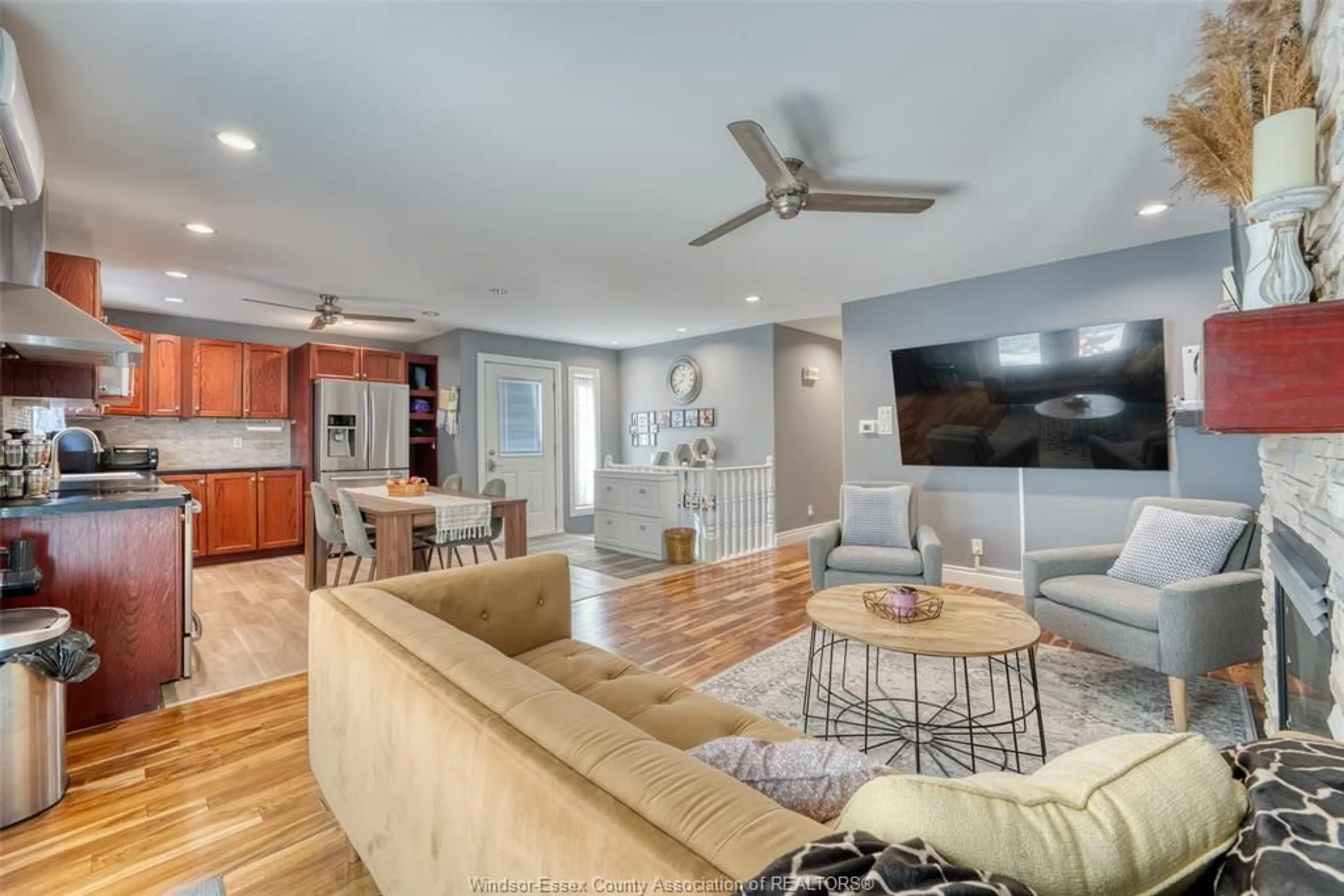 Living room with furniture, unknown for 8297 GREGORY Pl, Windsor Ontario N8S 4N3