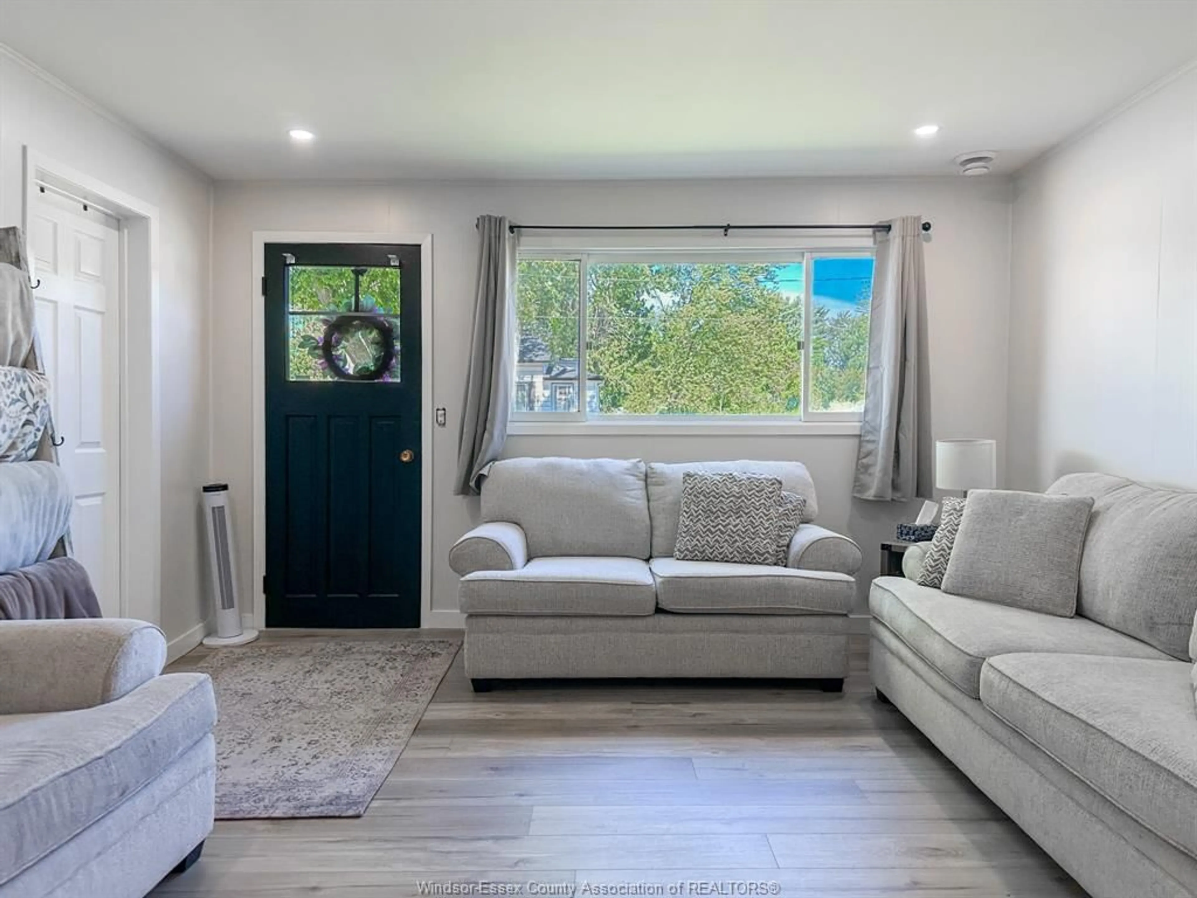 Living room with furniture, unknown for 100 WILSON Ave, Essex Ontario N8M 2M2
