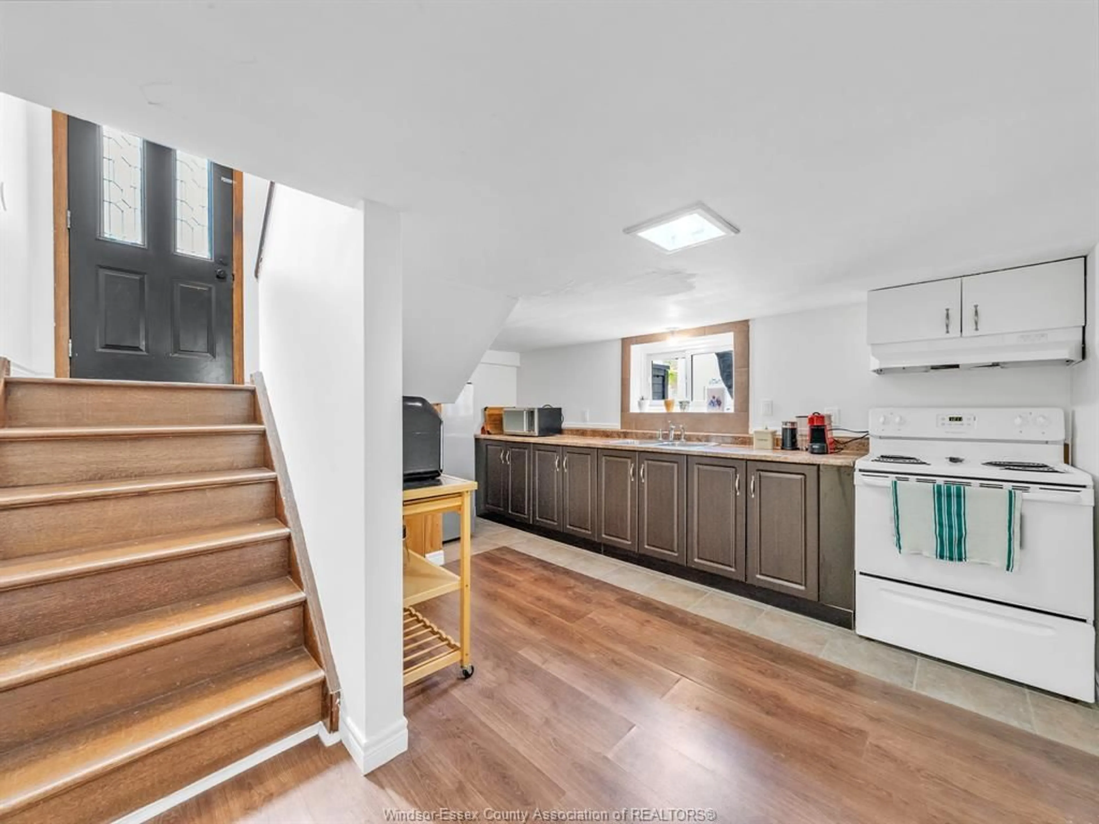 Open concept kitchen, unknown for 542 CONCESSION RD 2, Amherstburg Ontario N9V 3E3