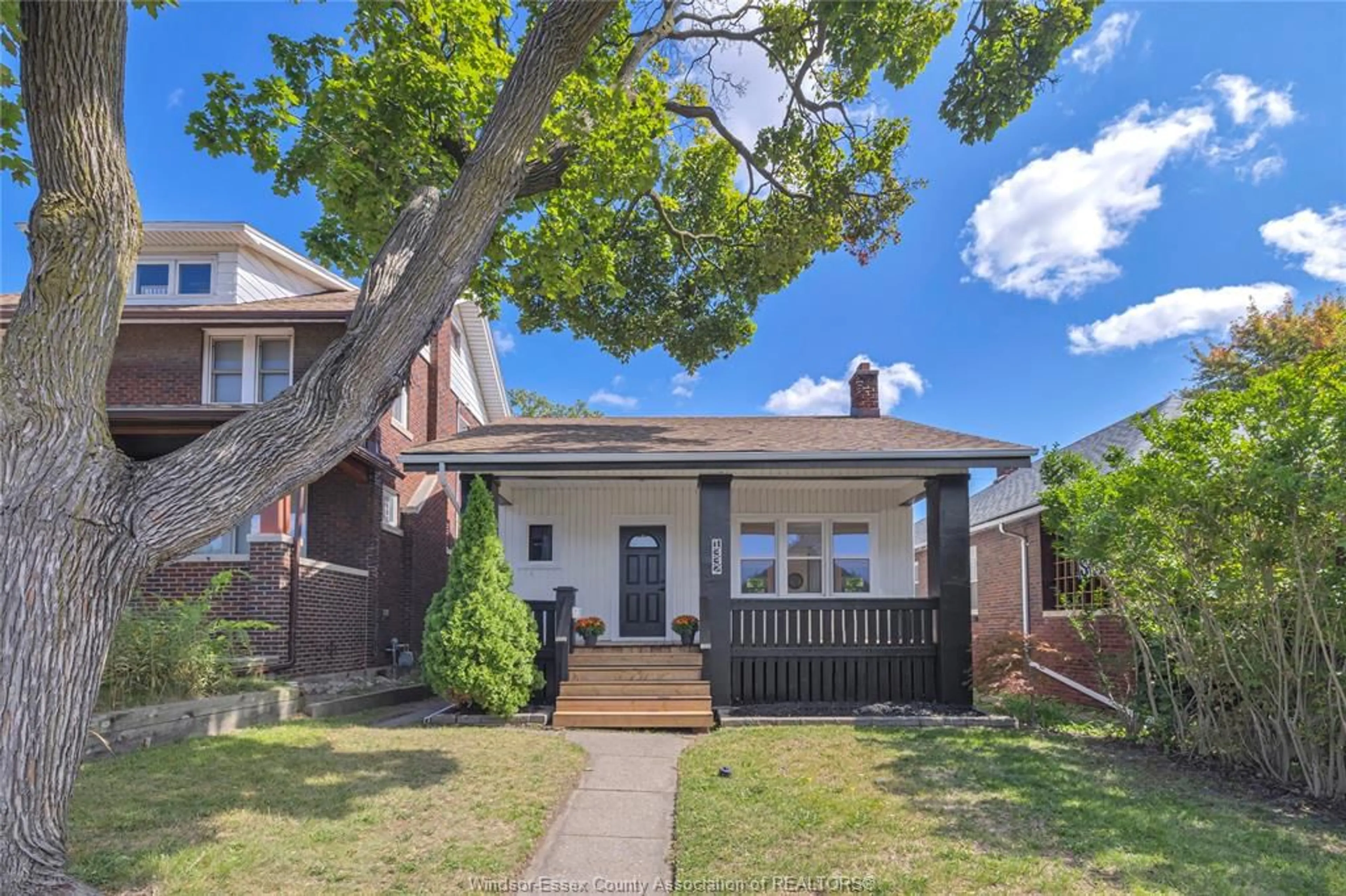 Unknown for 1332 DOUGALL, Windsor Ontario N8X 1R5